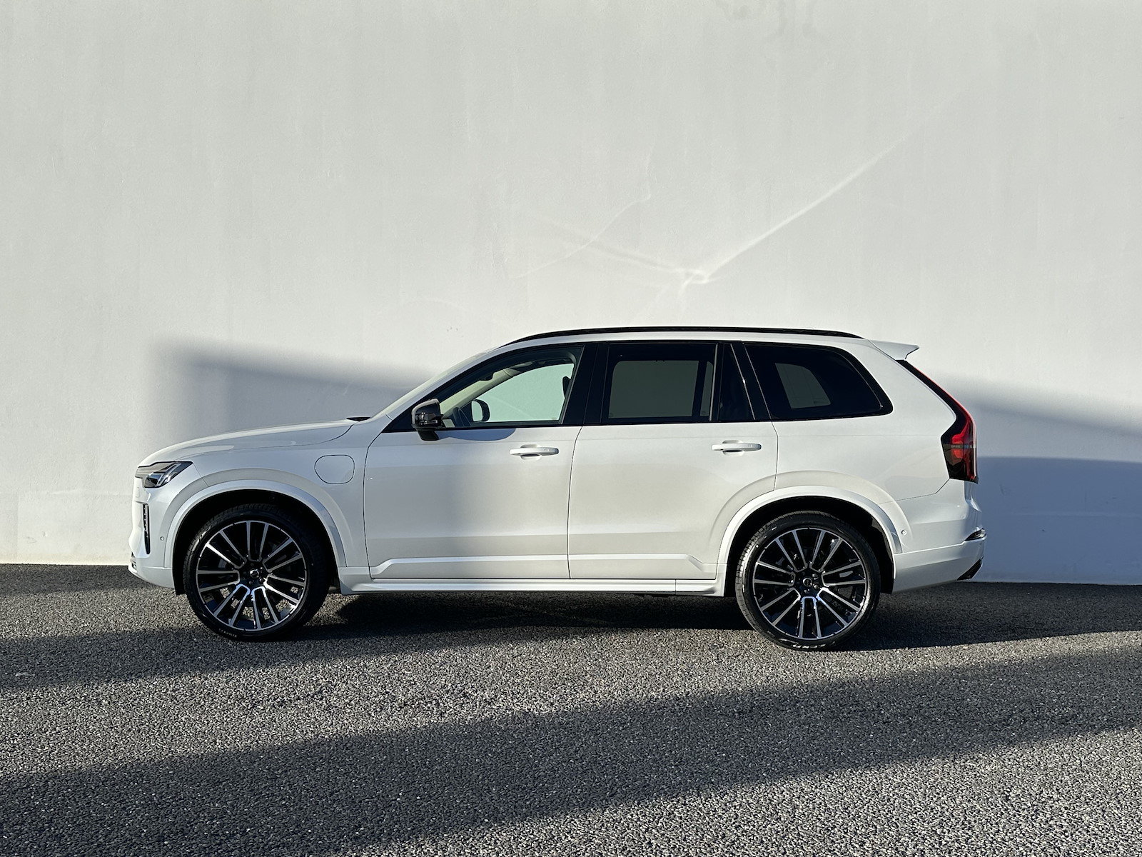 VOLVO XC90 2.0 T8 TE Ultra Dark eAWD, Plug-in-Hybrid Benzin/Elektro, Neuwagen, Automatik - 5