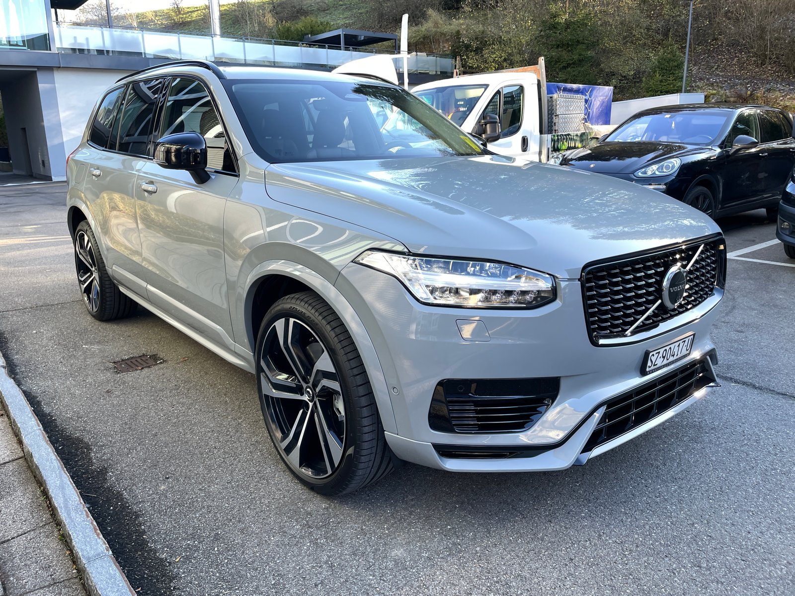 VOLVO XC90 T8 eAWD PluginHybrid Ultra Dark 7-Sitzer Geartron, Plug-in-Hybrid Benzina/Elettrica, Auto nuove, Automatico - 3
