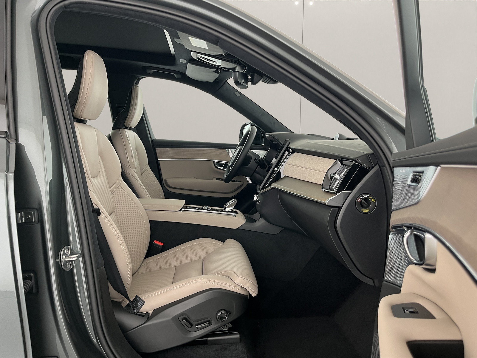 VOLVO XC90 2.0 T8 TE Ultra Dark eAWD, Hybride Rechargeable Essence/Électricité, Voiture nouvelle, Automatique - 7
