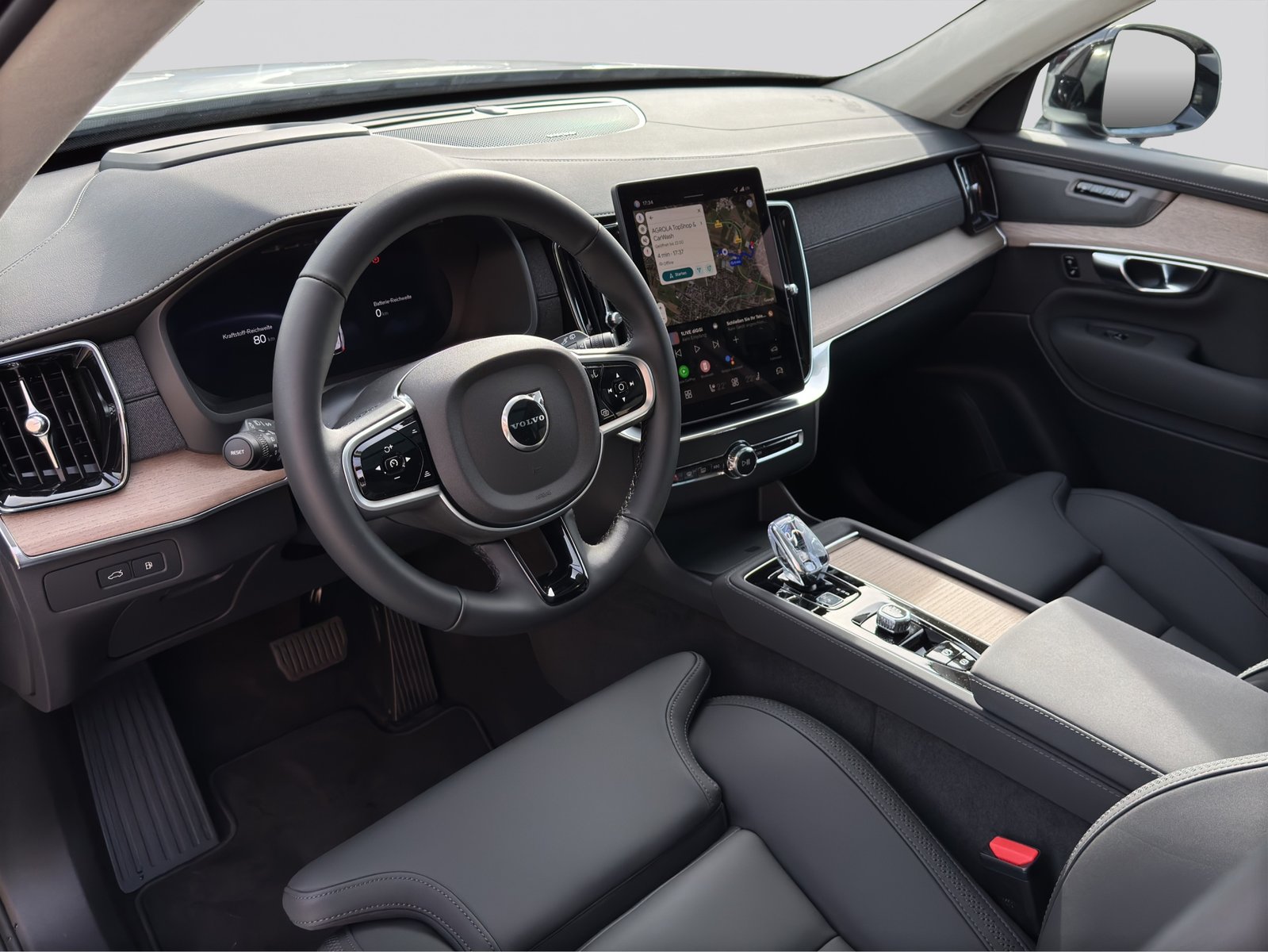 VOLVO XC90 T8 eAWD 7Pl. PluginHybrid Ultra Dark Geartronic, Plug-in-Hybrid Benzina/Elettrica, Auto nuove, Automatico - 7