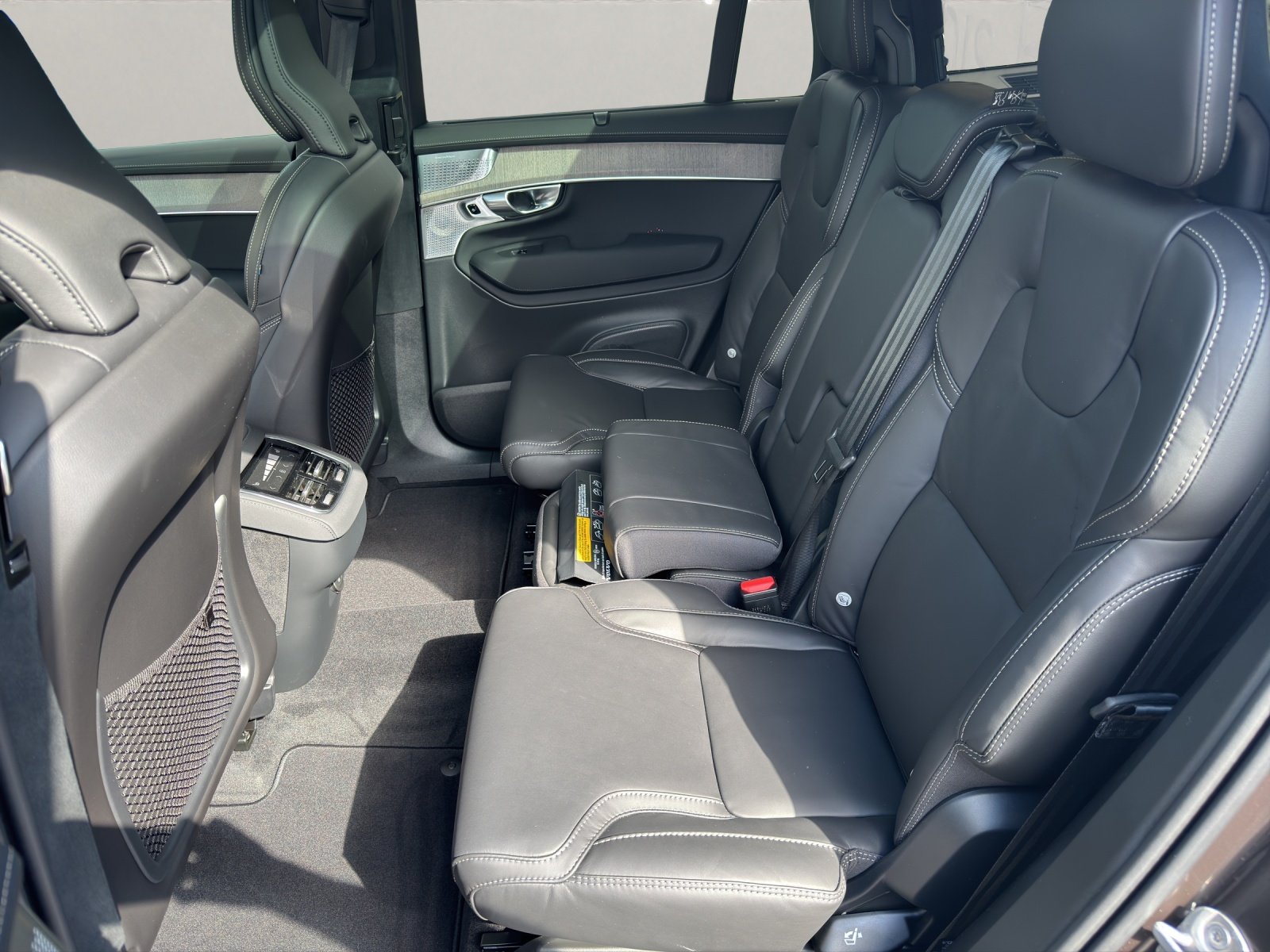 VOLVO XC90 2.0 B5 MH Ultra Dark AWD, Mild-Hybrid Benzin/Elektro, Neuwagen, Automatik - 7