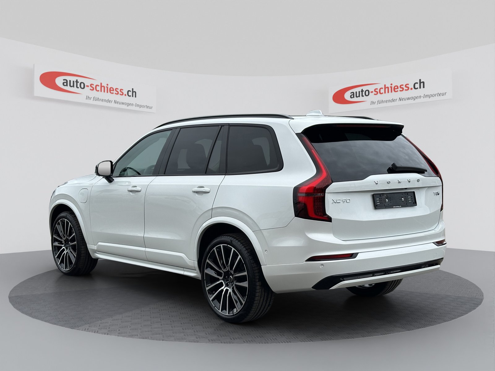VOLVO XC90 T8 eAWD 7Pl. Plus Dark PluginHybrid Geartronic, Plug-in-Hybrid Benzin/Elektro, Neuwagen, Automatik - 3