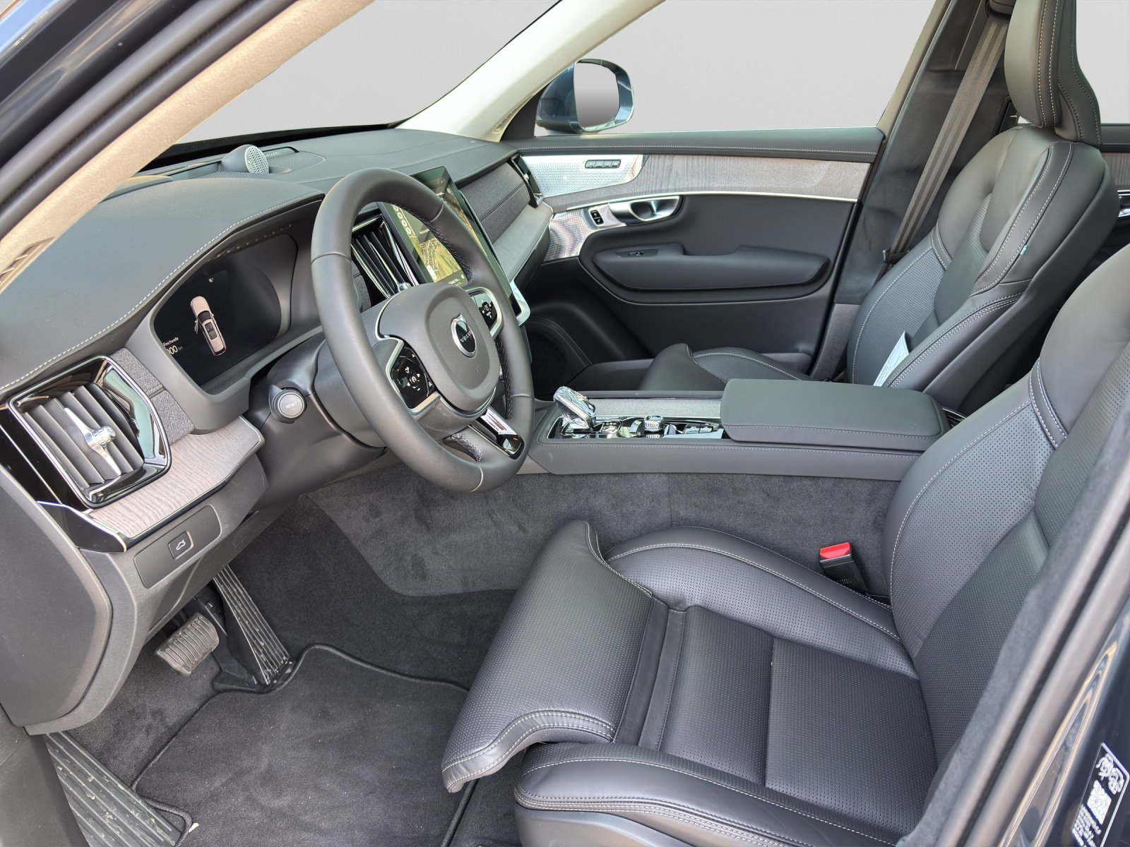 VOLVO XC90 2.0 B5 MH Ultra Bright AWD, Mild-Hybrid Petrol/Electric, New car, Automatic - 4