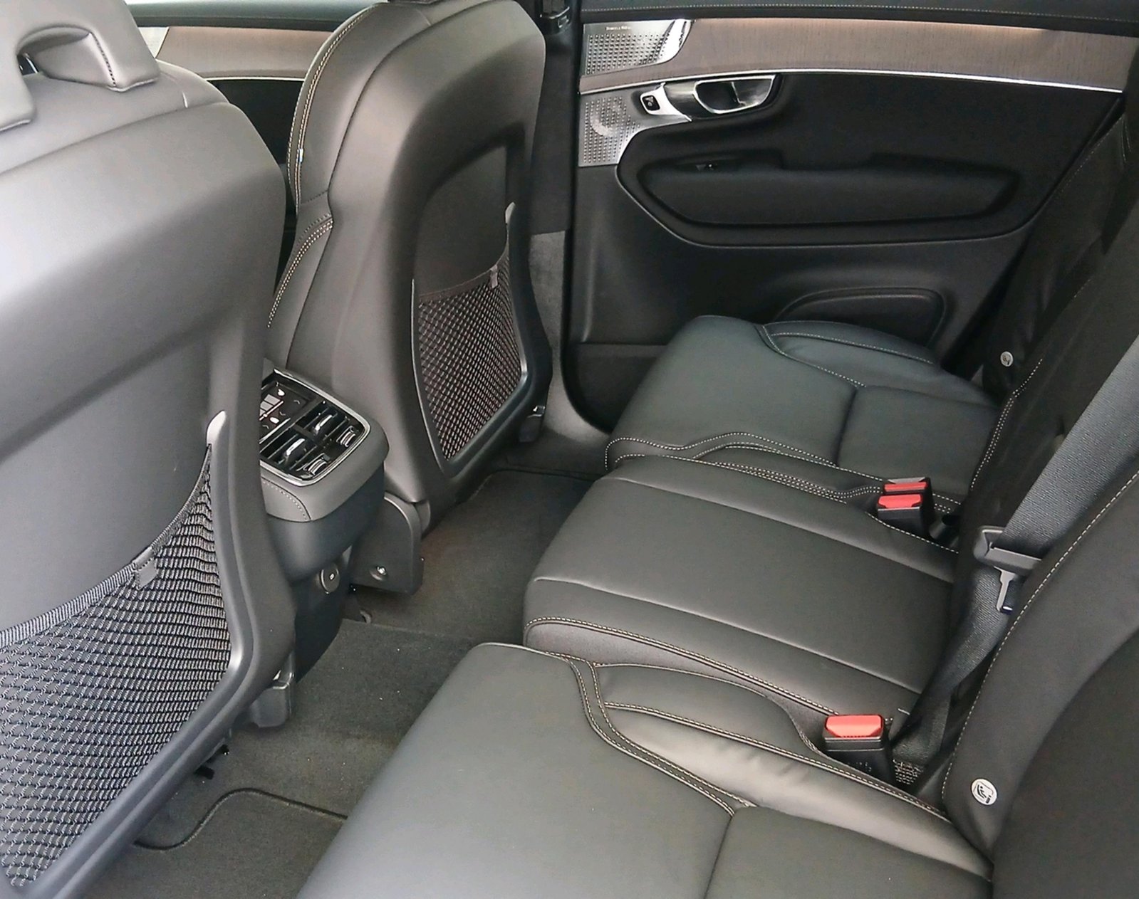 VOLVO XC90 2.0 B5 MH Ultra Dark AWD, Voll-Hybrid Benzin/Elektro, Neuwagen, Automatik - 4
