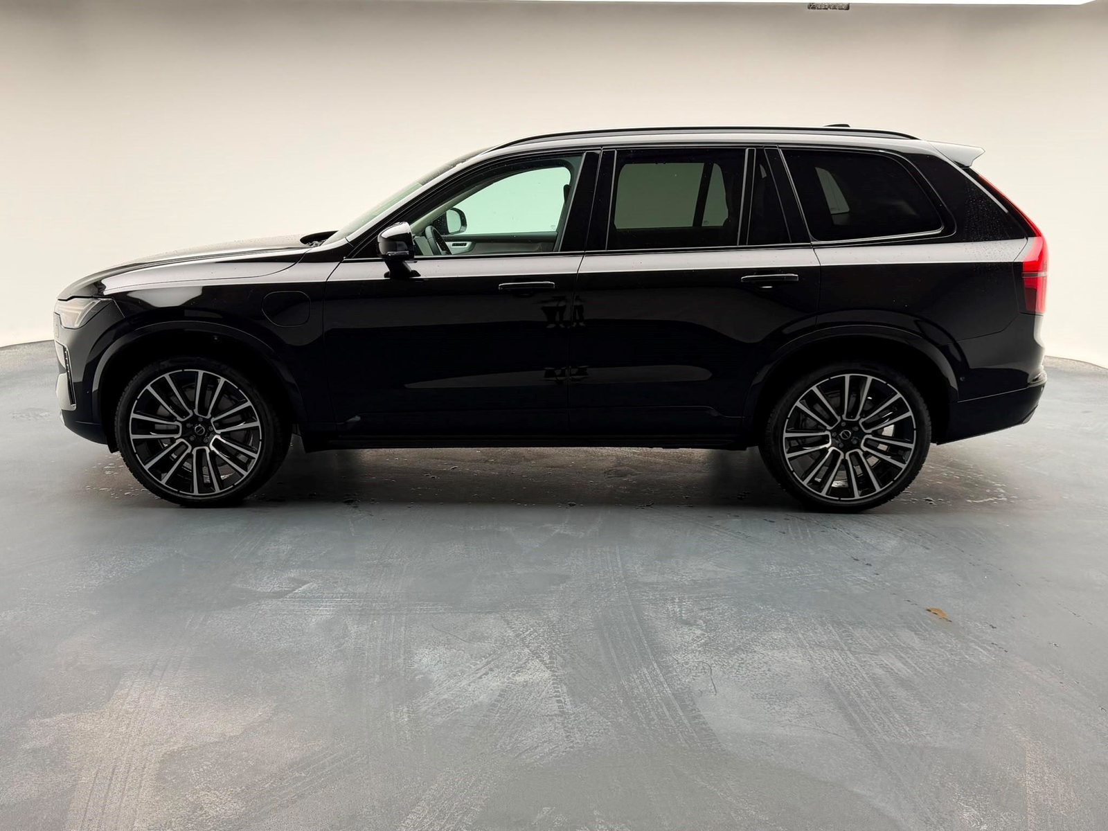 VOLVO XC90 2.0 T8 TE Ultra Dark eAWD, Plug-in-Hybrid Benzina/Elettrica, Auto nuove, Automatico - 2