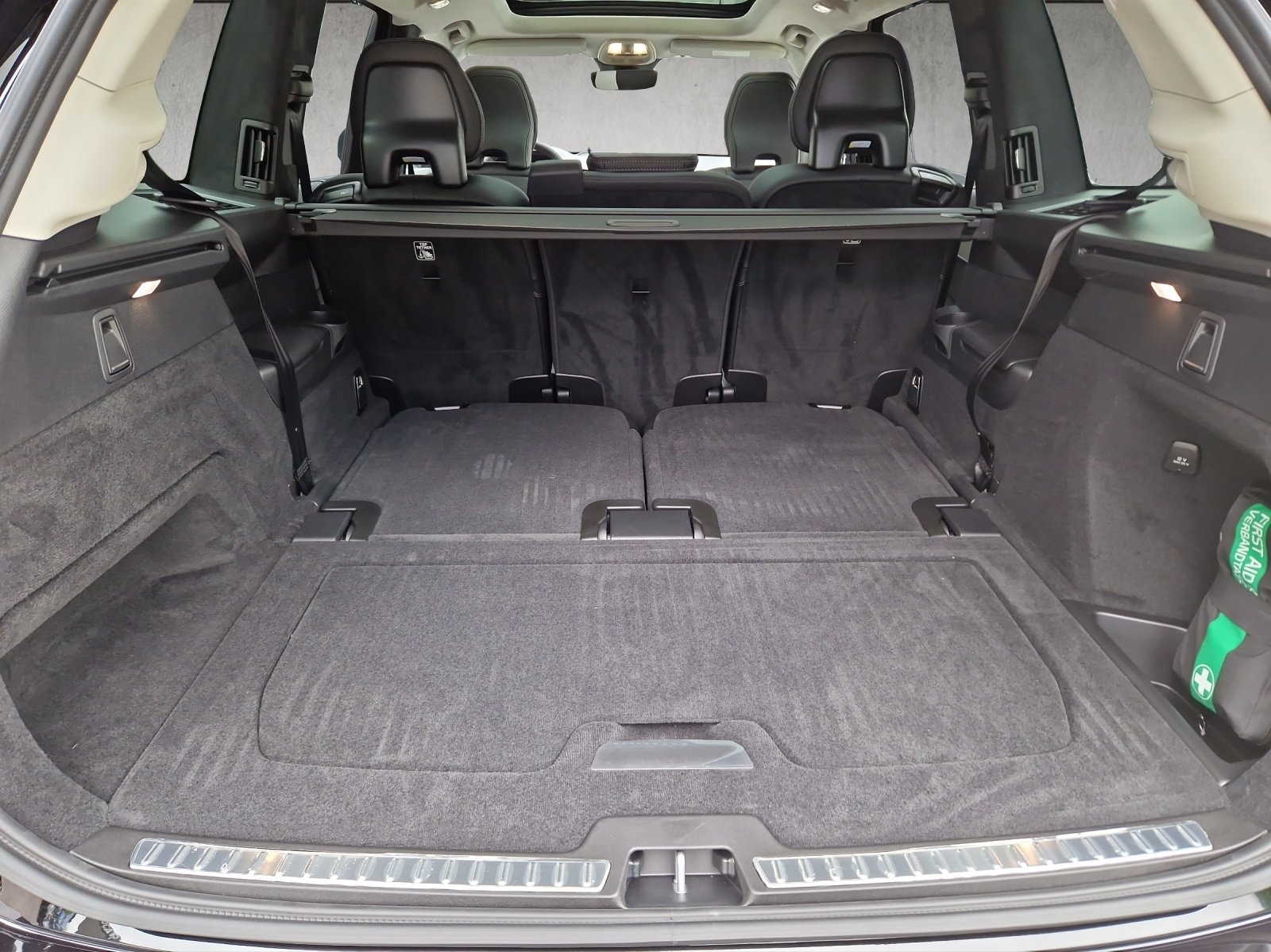 VOLVO XC90 2.0 T8 TE Ultra Dark eAWD, Plug-in-Hybrid Benzina/Elettrica, Auto nuove, Automatico - 7