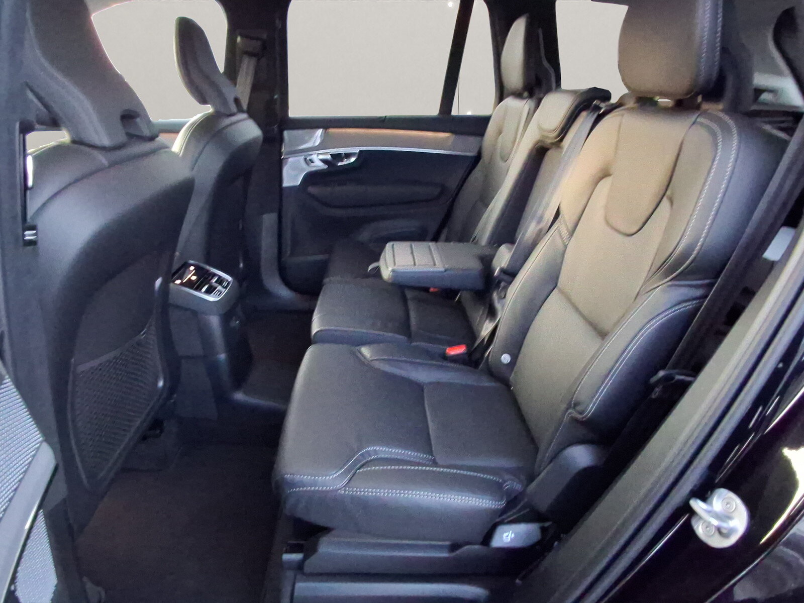 VOLVO XC90 2.0 T8 TE XCLUSIVE Edition Dark eAWD, Plug-in-Hybrid Petrol/Electric, New car, Automatic - 7