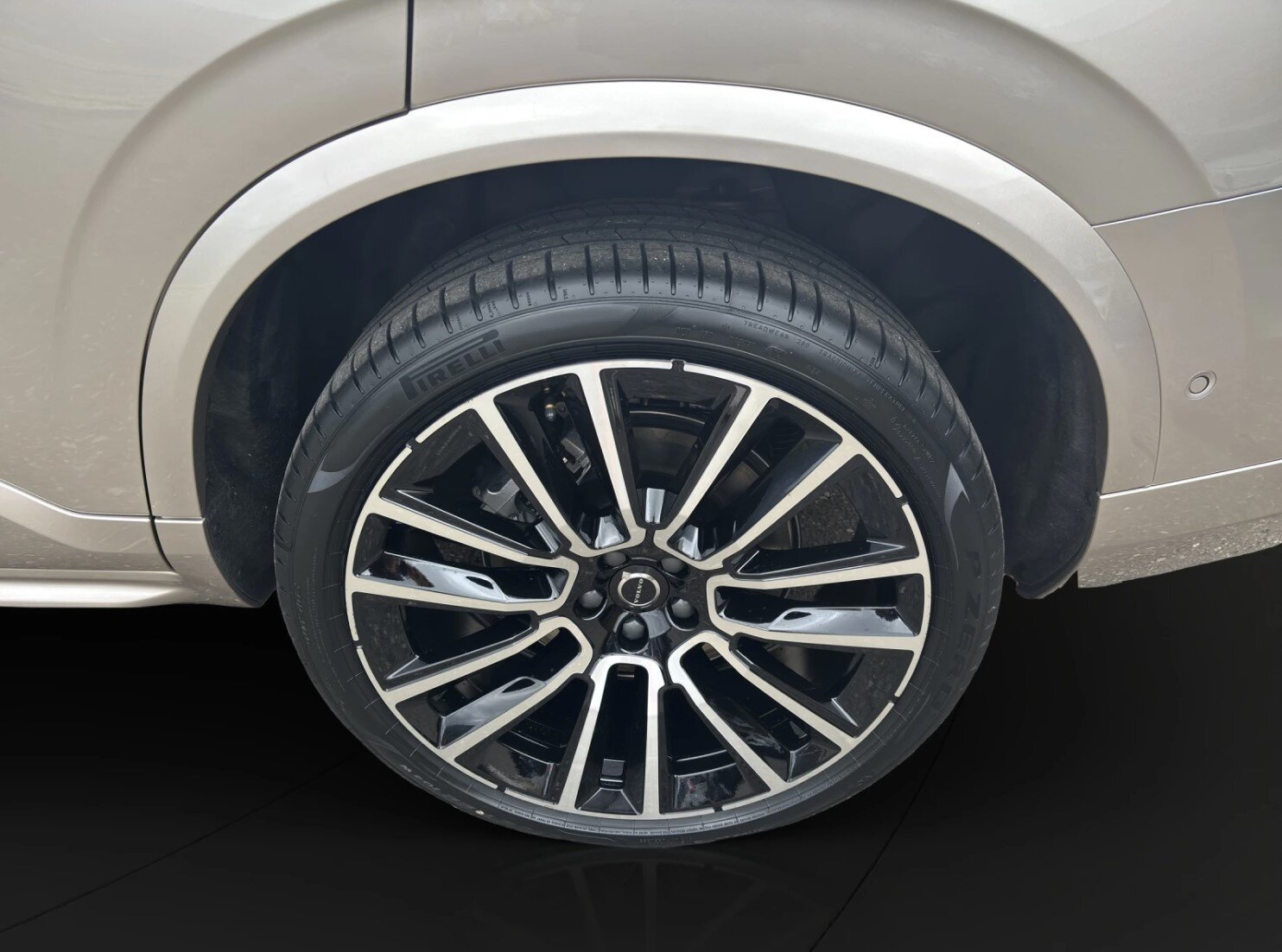 VOLVO XC90 2.0 T8 TE XCLUSIVE Edition Dark eAWD, Plug-in-Hybrid Petrol/Electric, New car, Automatic - 5