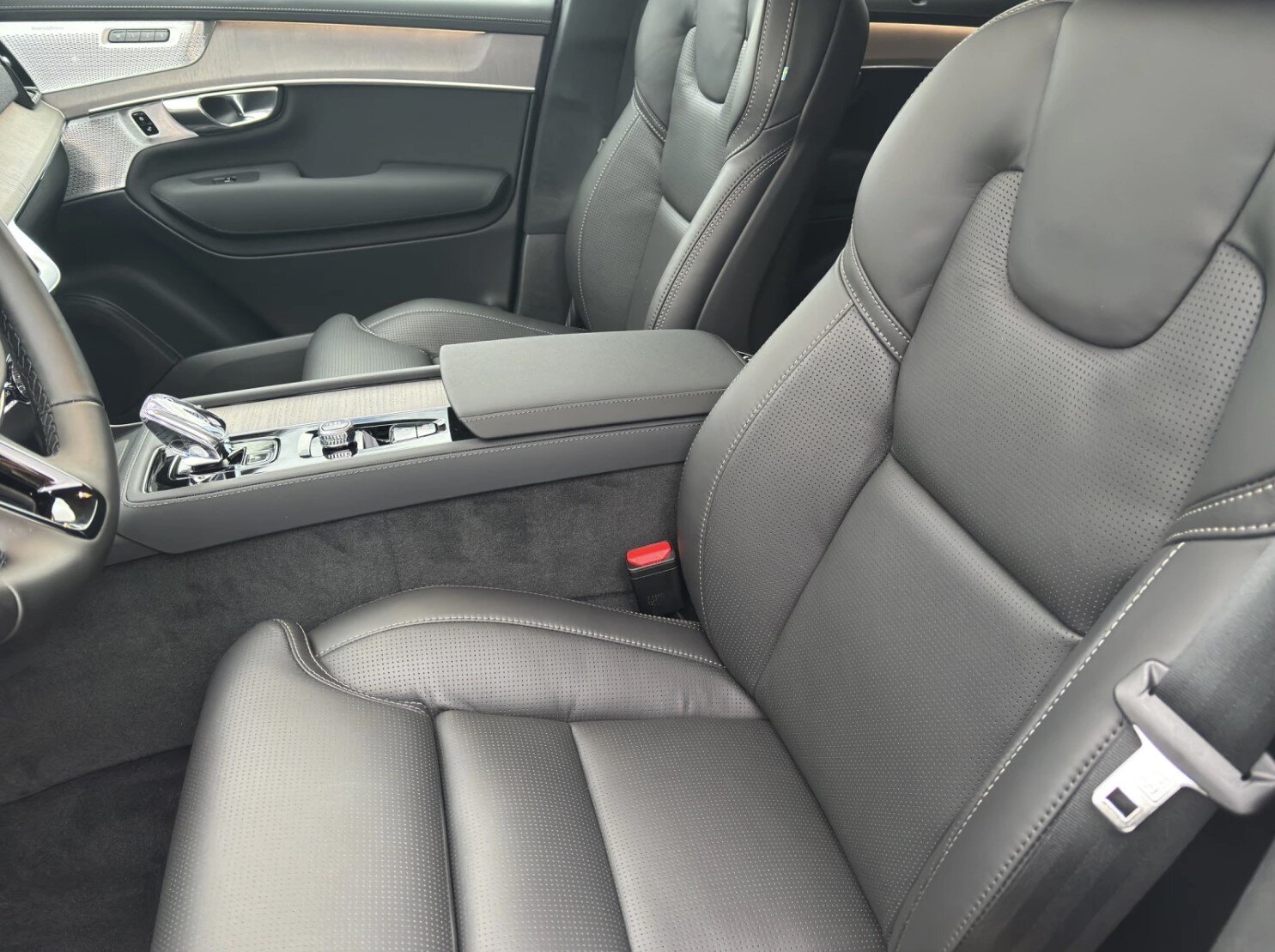 VOLVO XC90 2.0 T8 TE XCLUSIVE Edition Dark eAWD, Plug-in-Hybrid Petrol/Electric, New car, Automatic - 6