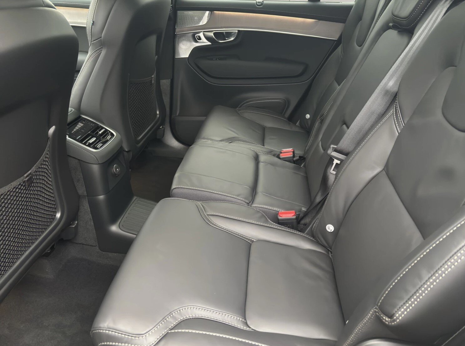 VOLVO XC90 2.0 T8 TE XCLUSIVE Edition Dark eAWD, Plug-in-Hybrid Petrol/Electric, New car, Automatic - 7