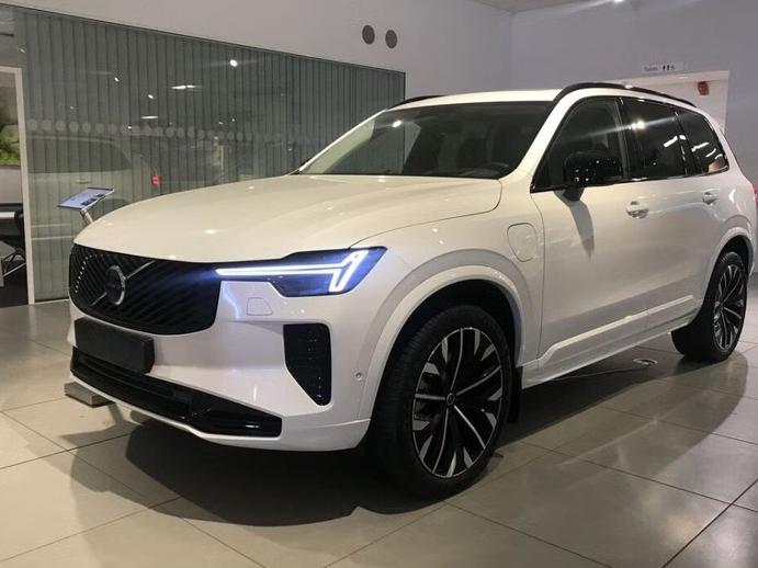 VOLVO XC90 T8 eAWD PluginHybrid Ultra Dark Geartronic, Plug-in-Hybrid Benzina/Elettrica, Auto nuove, Automatico