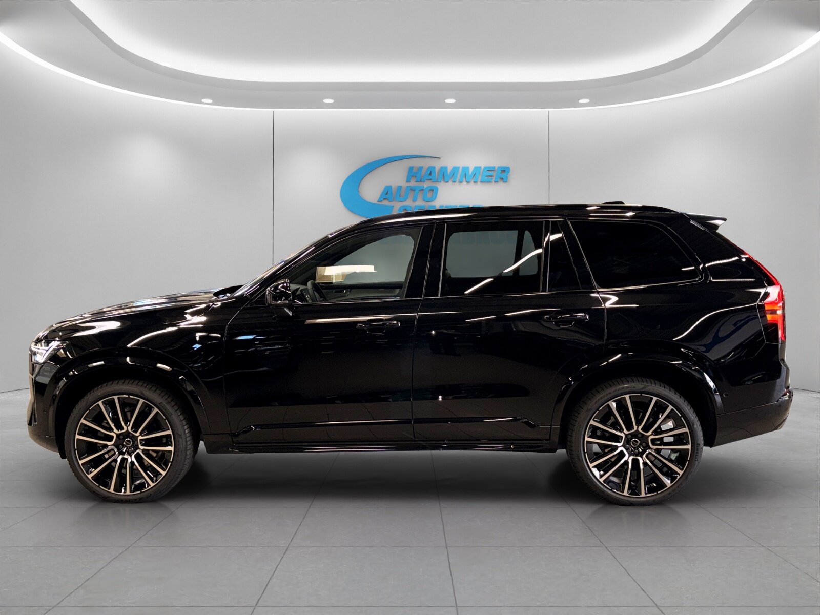 VOLVO XC90 2.0 B5 MH Ultra Dark AWD, Mild-Hybrid Petrol/Electric, New car, Automatic - 2