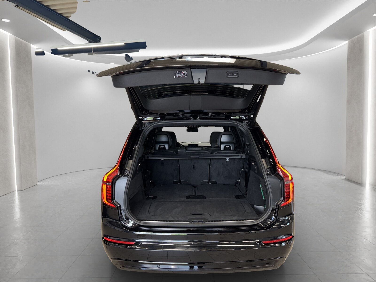 VOLVO XC90 2.0 B5 MH Ultra Dark AWD, Mild-Hybrid Petrol/Electric, New car, Automatic - 7