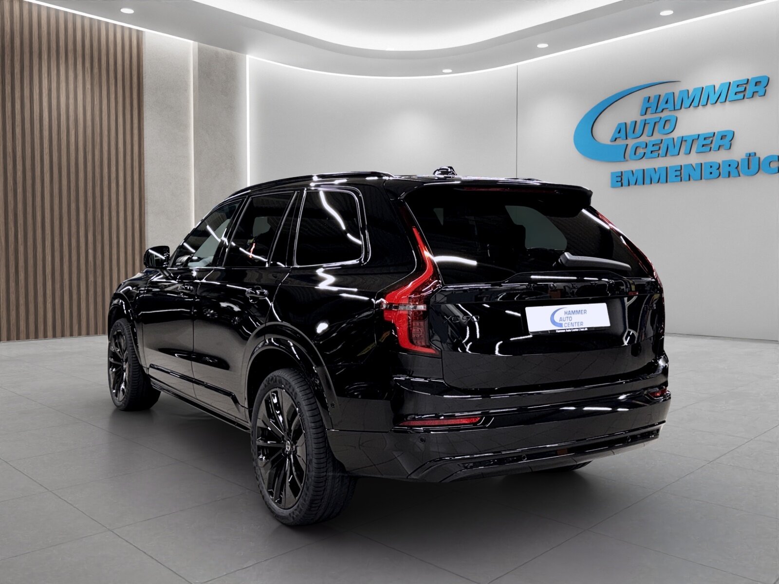 VOLVO XC90 2.0 B5 MH Black Edition AWD, Mild-Hybrid Petrol/Electric, New car, Automatic - 3