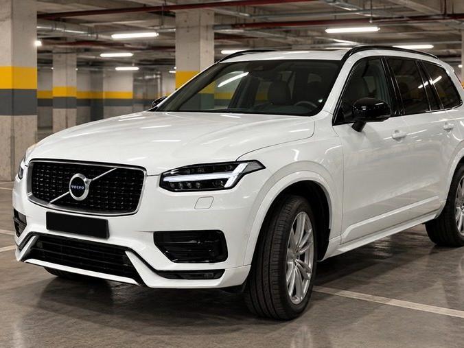 VOLVO XC90 2.0 B5 MH R-Design, Mild-Hybrid Petrol/Electric, Second hand / Used, Automatic