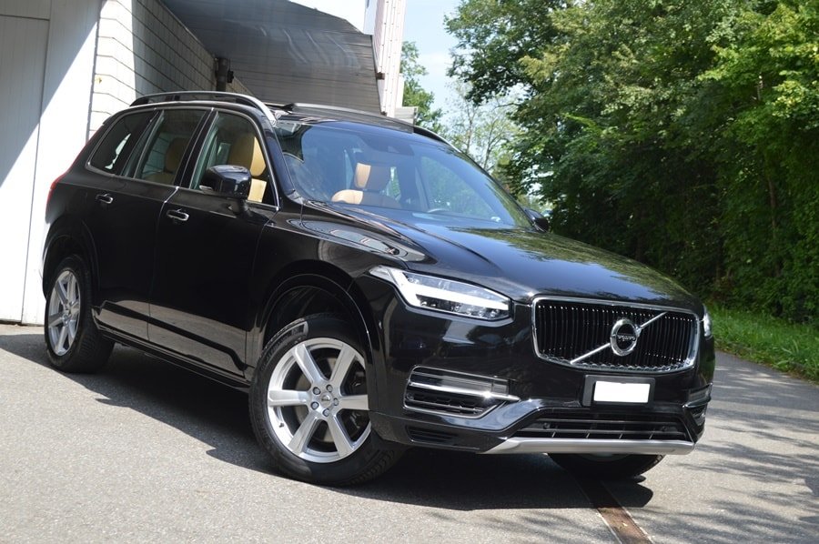 VOLVO XC90 T8 eAWD Momentum Geartronic 7 Plätze