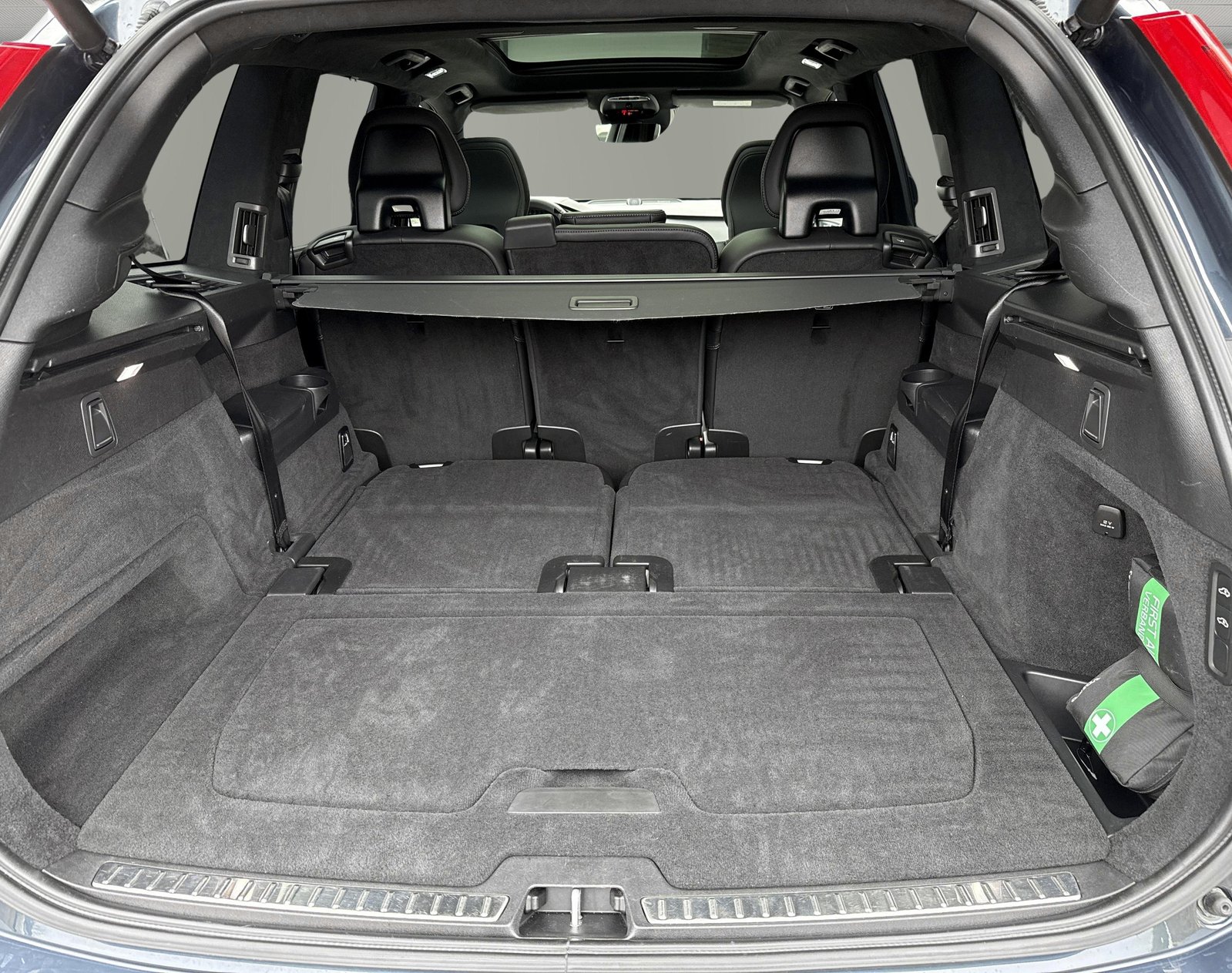 VOLVO XC90 T8 eAWD R-Design, Voll-Hybrid Benzin/Elektro, Occasion / Gebraucht, Automatik - 7