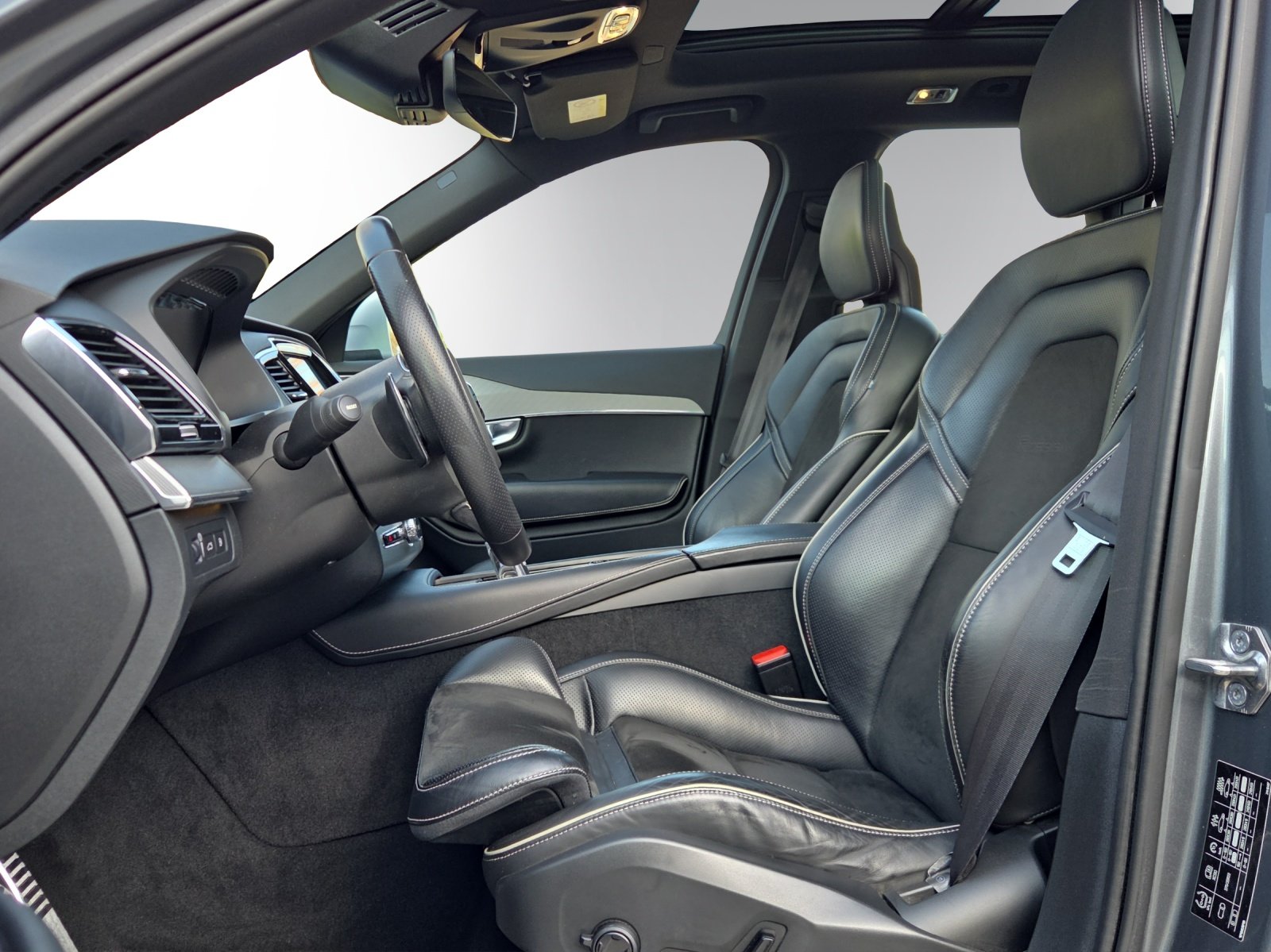 VOLVO XC90 T8 AWD R-Design Geartronic, Hybride Rechargeable Essence/Électricité, Occasion / Utilisé, Automatique - 7