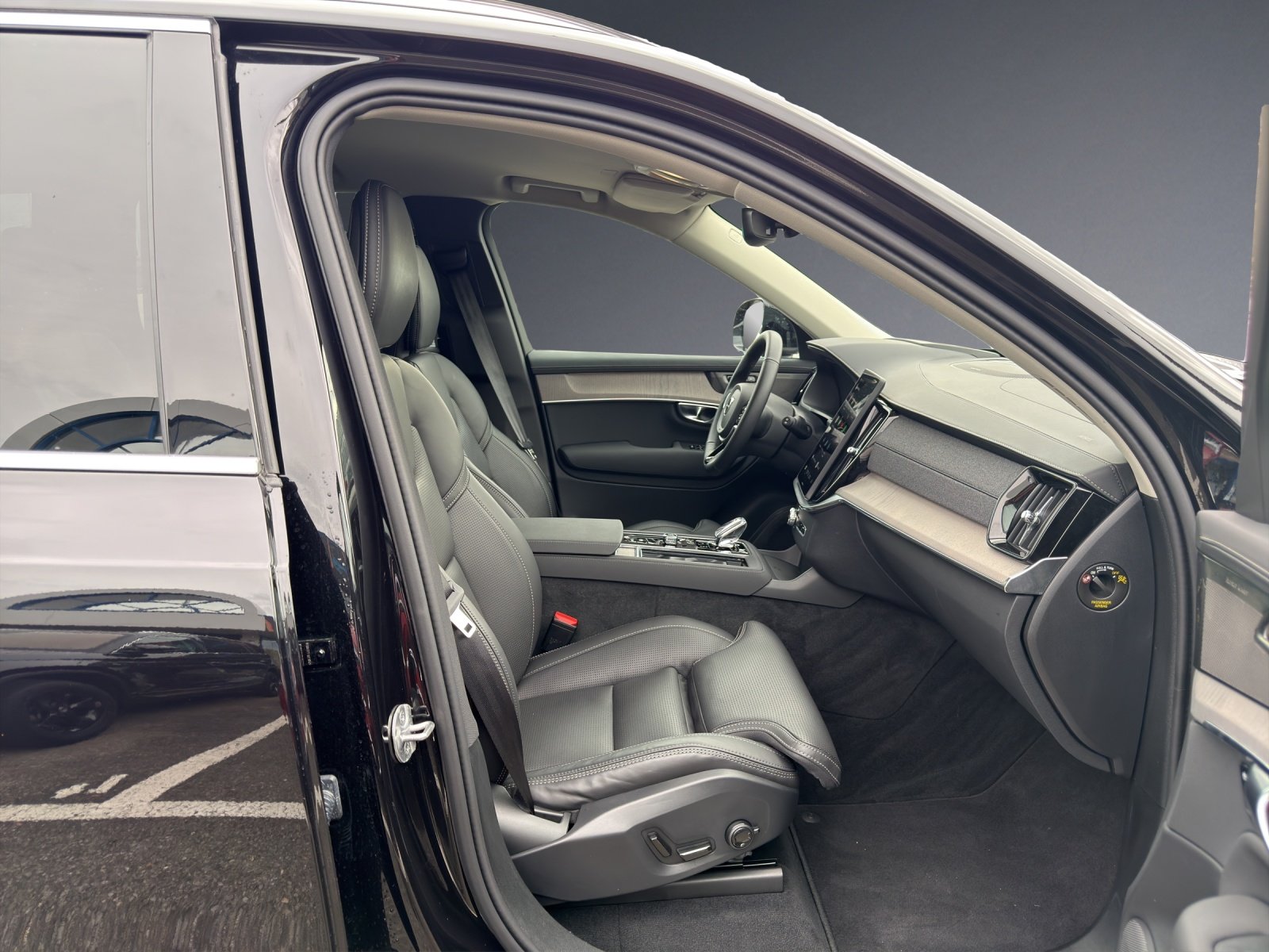 VOLVO XC90 B5 Benzin Mild Hybrid AWD Plus Bright Geartronic, Mild-Hybrid Benzin/Elektro, Occasion / Gebraucht, Automatik - 7