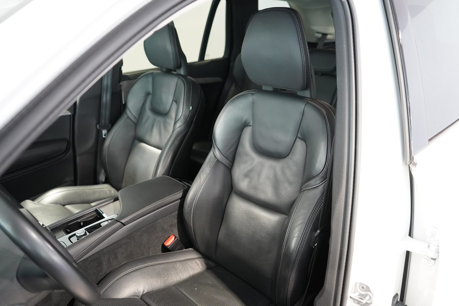 VOLVO XC90 2.0 T8 TE Inscription 7P. eAWD, Hybride Rechargeable Essence/Électricité, Occasion / Utilisé, Automatique - 6
