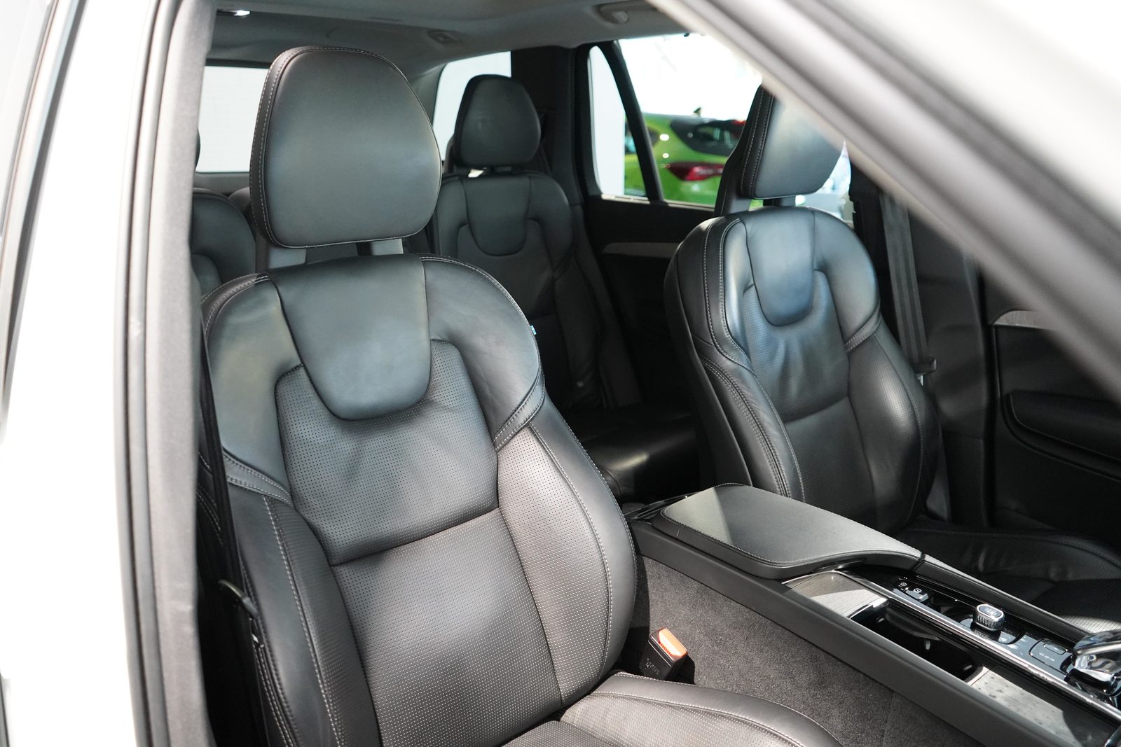 VOLVO XC90 2.0 T8 TE Inscription 7P. eAWD, Hybride Rechargeable Essence/Électricité, Occasion / Utilisé, Automatique - 7