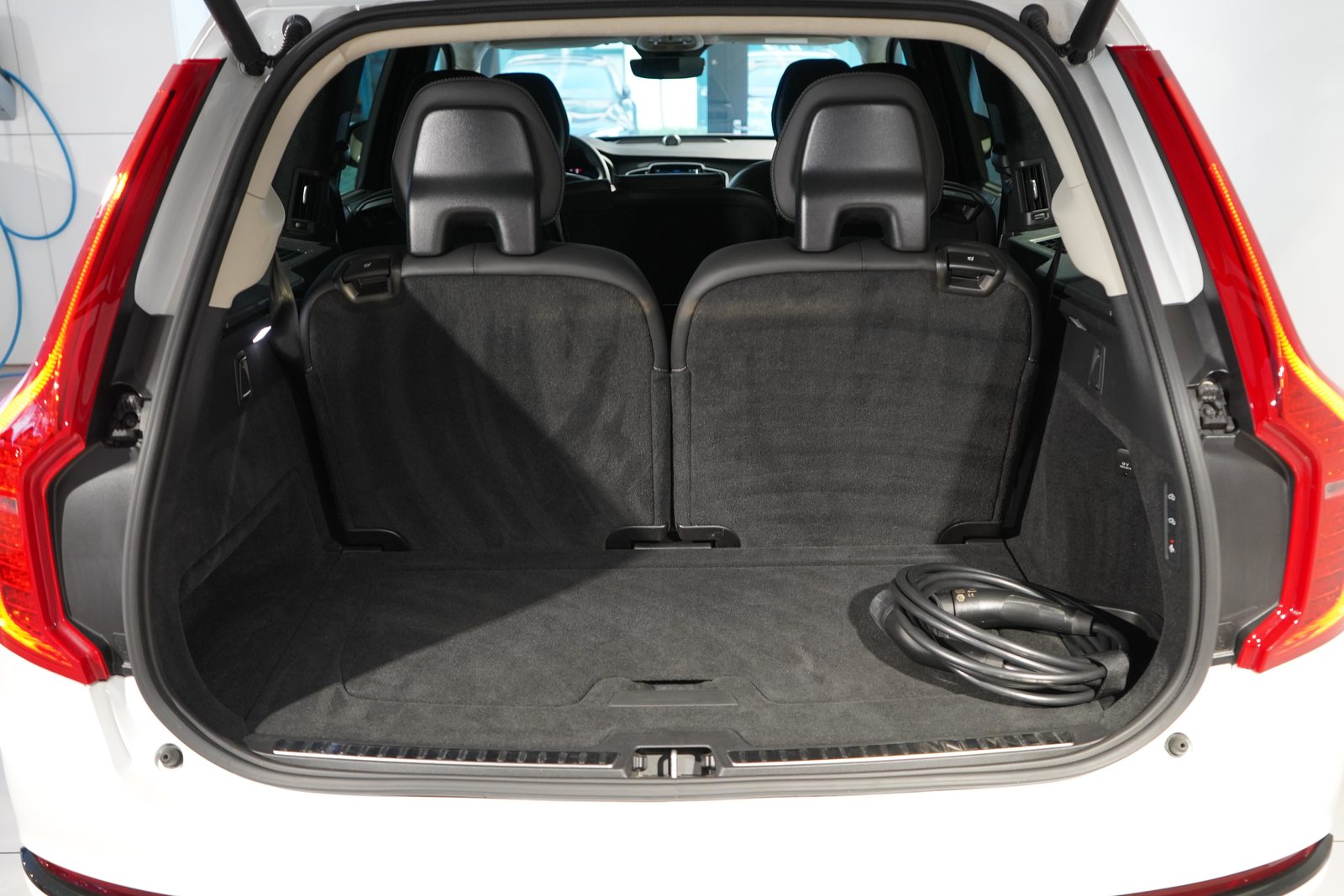 VOLVO XC90 2.0 T8 TE XCLUSIVE Dark 7P. eAWD, Plug-in-Hybrid Petrol/Electric, Second hand / Used, Automatic - 4