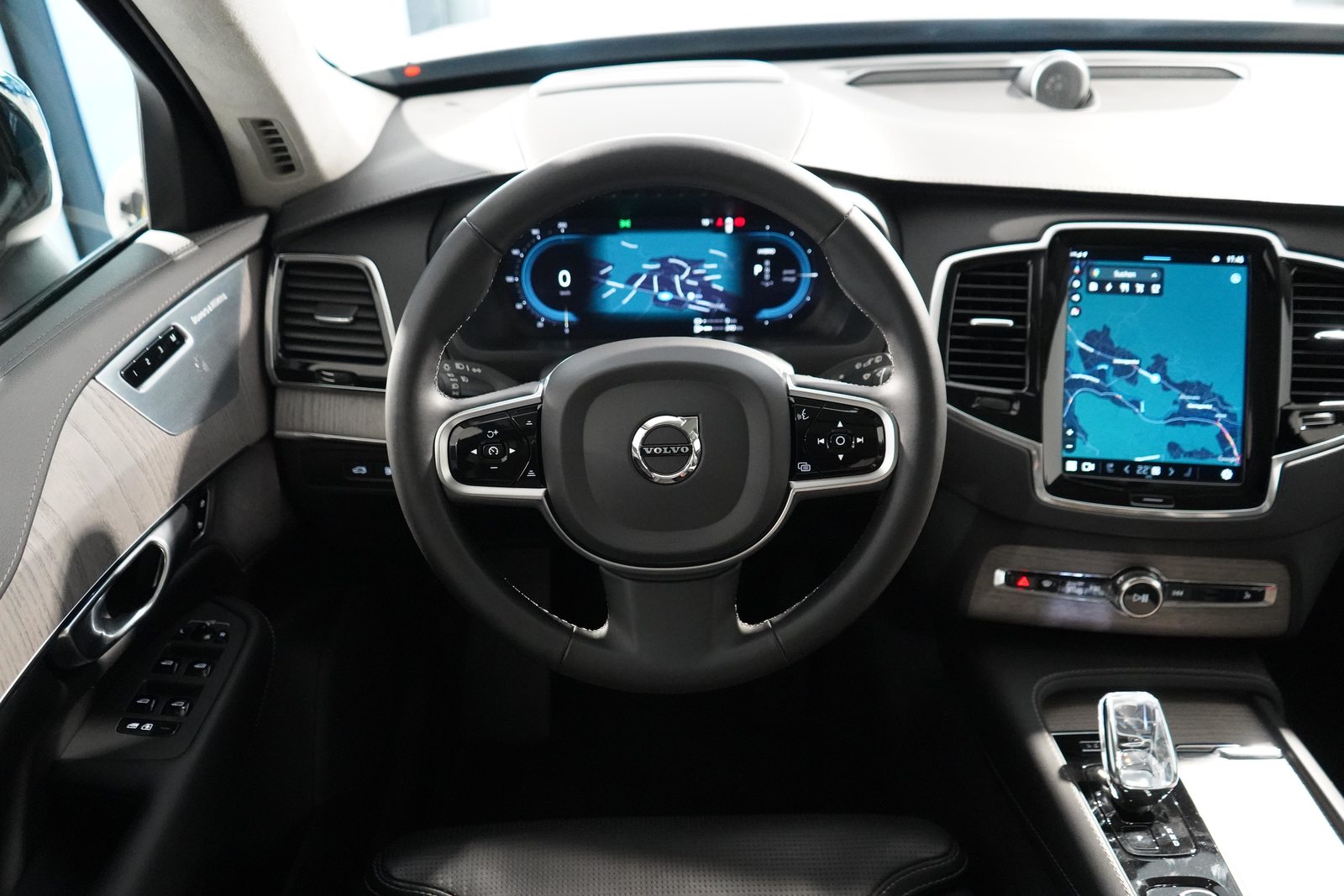 VOLVO XC90 2.0 T8 TE XCLUSIVE Dark 7P. eAWD, Plug-in-Hybrid Petrol/Electric, Second hand / Used, Automatic - 7
