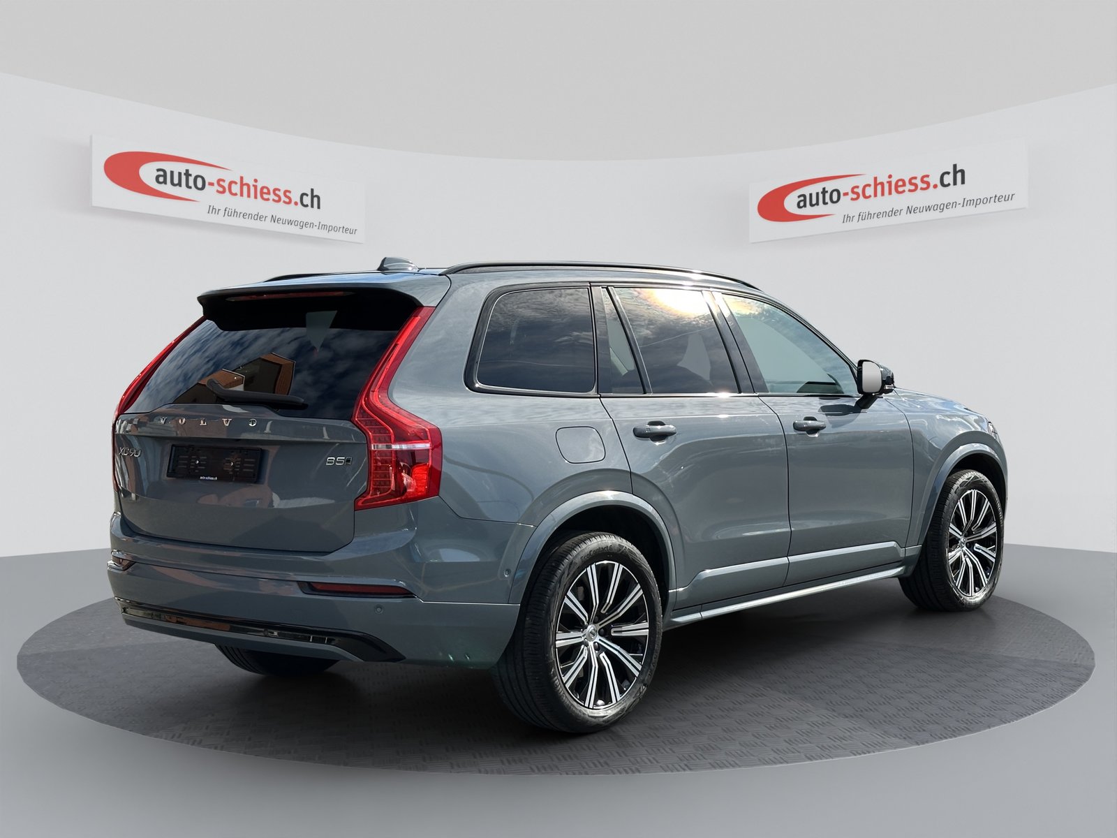 VOLVO XC90 B5 Diesel 7Pl. AWD Plus Dark Geartronic, Hybride Léger Diesel/Électricité, Occasion / Utilisé, Automatique - 5