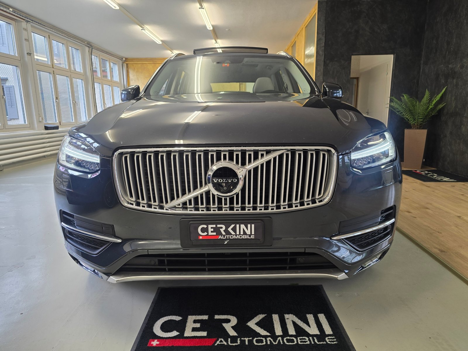 VOLVO XC90 D5 AWD Inscription Geartronic, Diesel, Second hand / Used, Automatic - 2