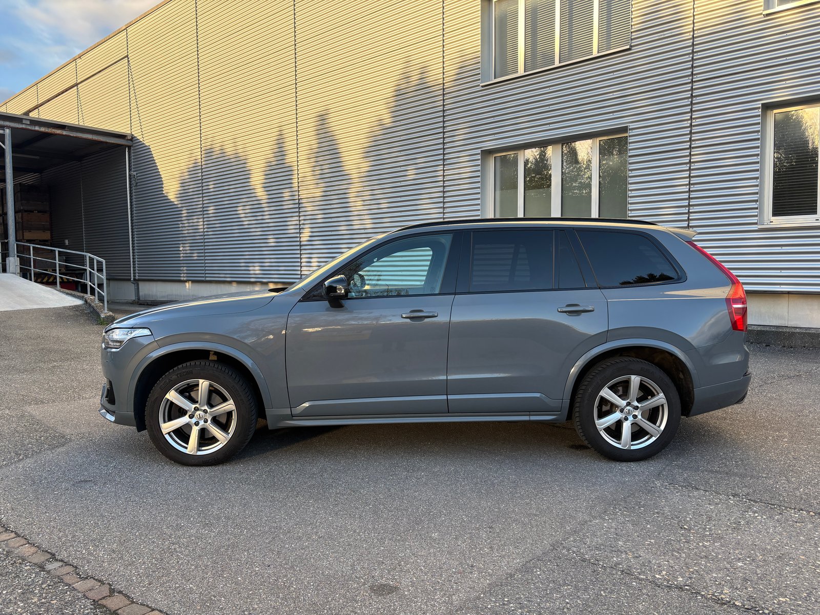 VOLVO XC90 B5 Diesel Mild Hybrid AWD R-Design Geartronic, Hybride Leggero Diesel/Elettrica, Occasioni / Usate, Automatico - 5