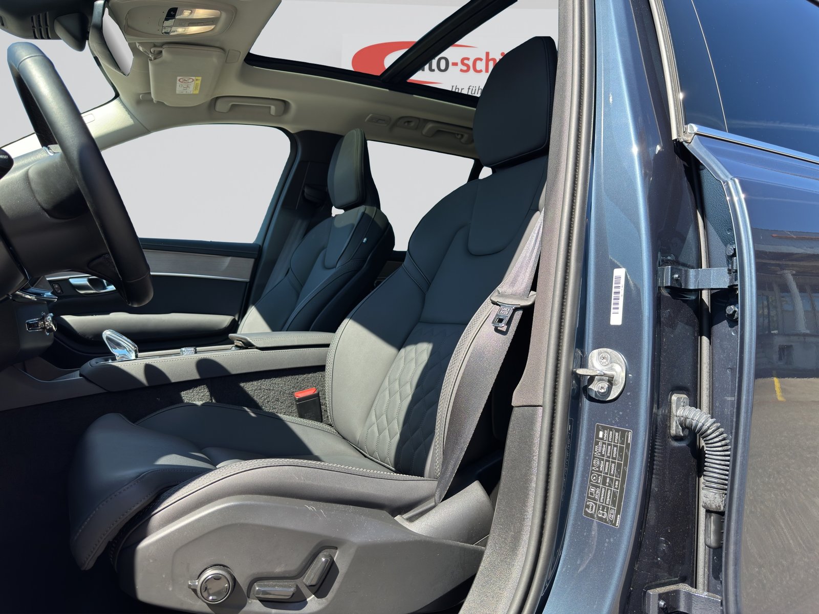 VOLVO XC90 B5 Benzin 7Pl. Mild Hybrid AWD Plus Bright Geartr, Mild-Hybrid Petrol/Electric, Second hand / Used, Automatic - 6