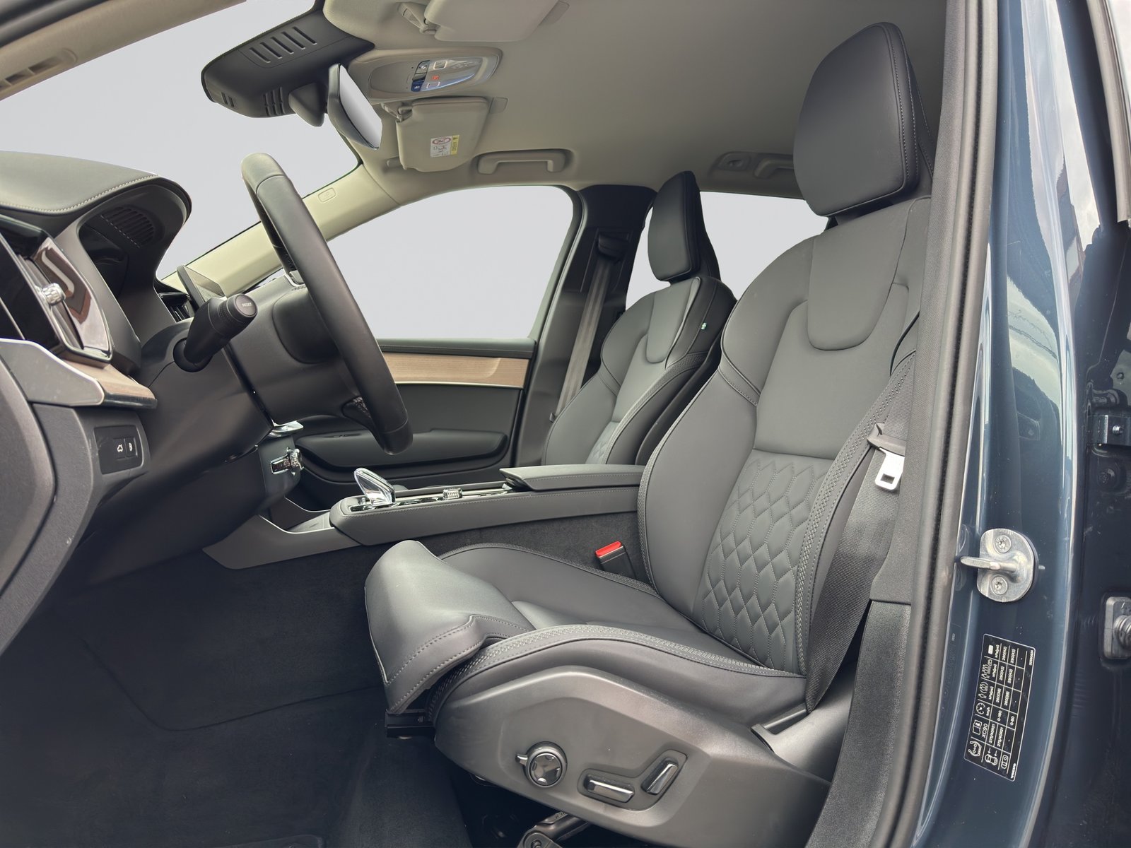 VOLVO XC90 T8e AWD Plus Dark PluginHybrid Geartronic, Plug-in-Hybrid Petrol/Electric, Second hand / Used, Automatic - 6
