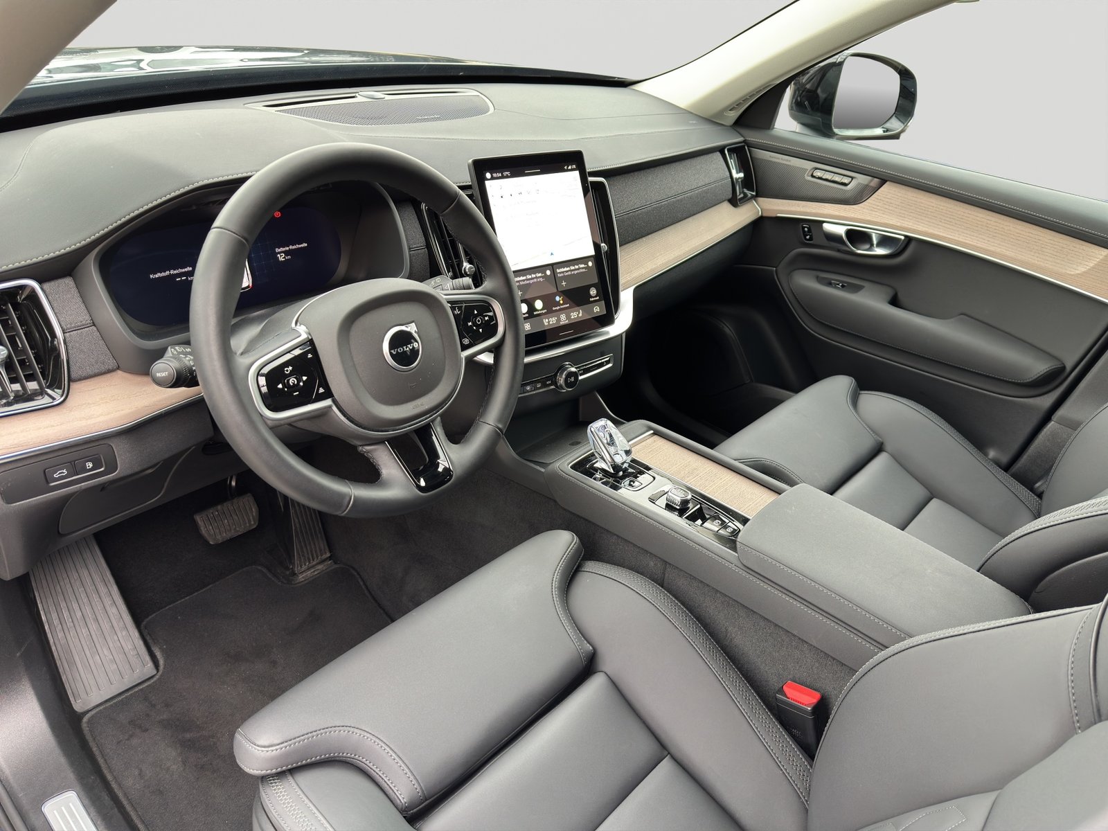 VOLVO XC90 T8e AWD Plus Dark PluginHybrid Geartronic, Plug-in-Hybrid Petrol/Electric, Second hand / Used, Automatic - 7