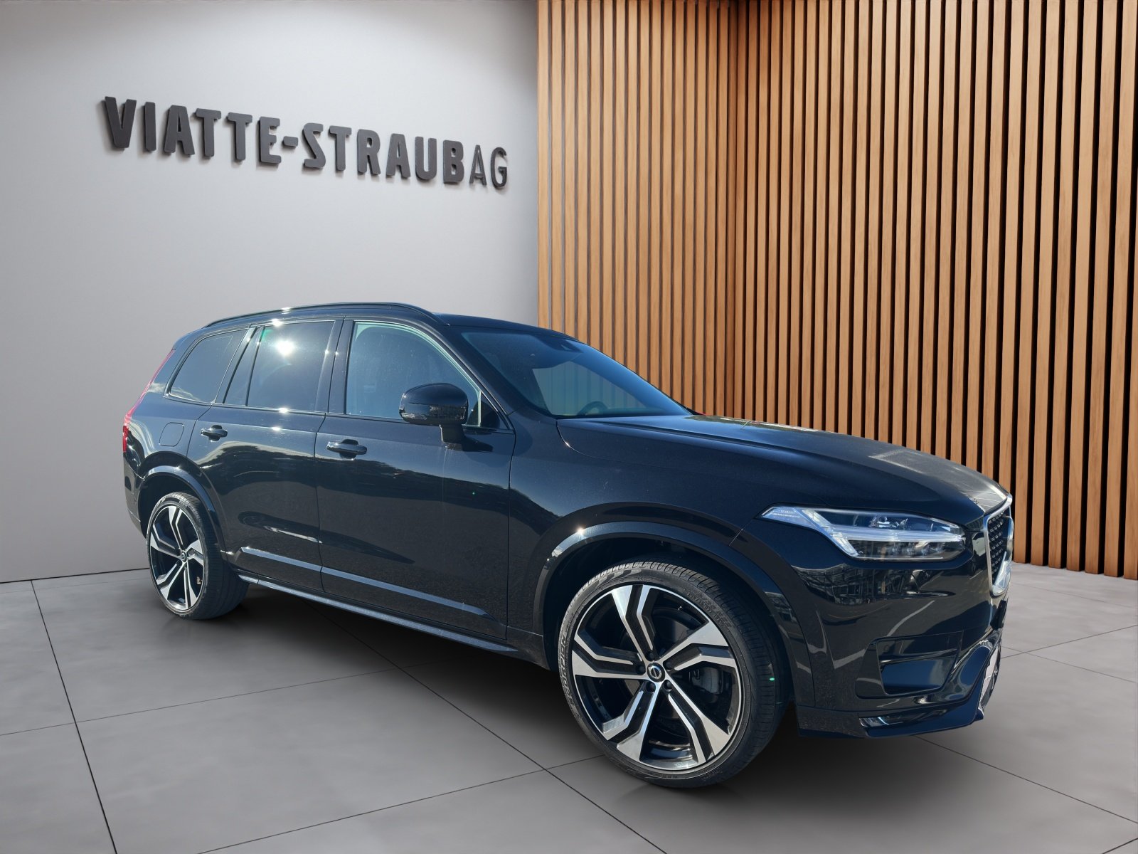 VOLVO XC90 2.0 B5 MH R-Design 7P. AWD, Mild-Hybrid Diesel/Electric, Second hand / Used, Automatic - 3
