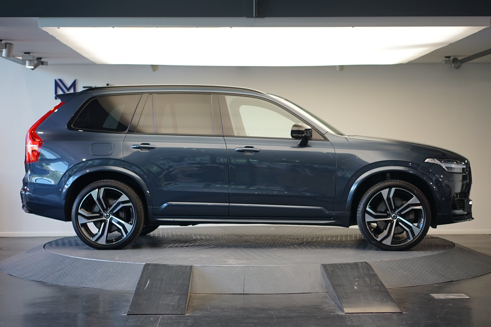 VOLVO XC90 T8 eAWD PluginHybrid R-Design Geartronic *Gratiss, Plug-in-Hybrid Benzin/Elektro, Occasion / Gebraucht, Automatik - 4