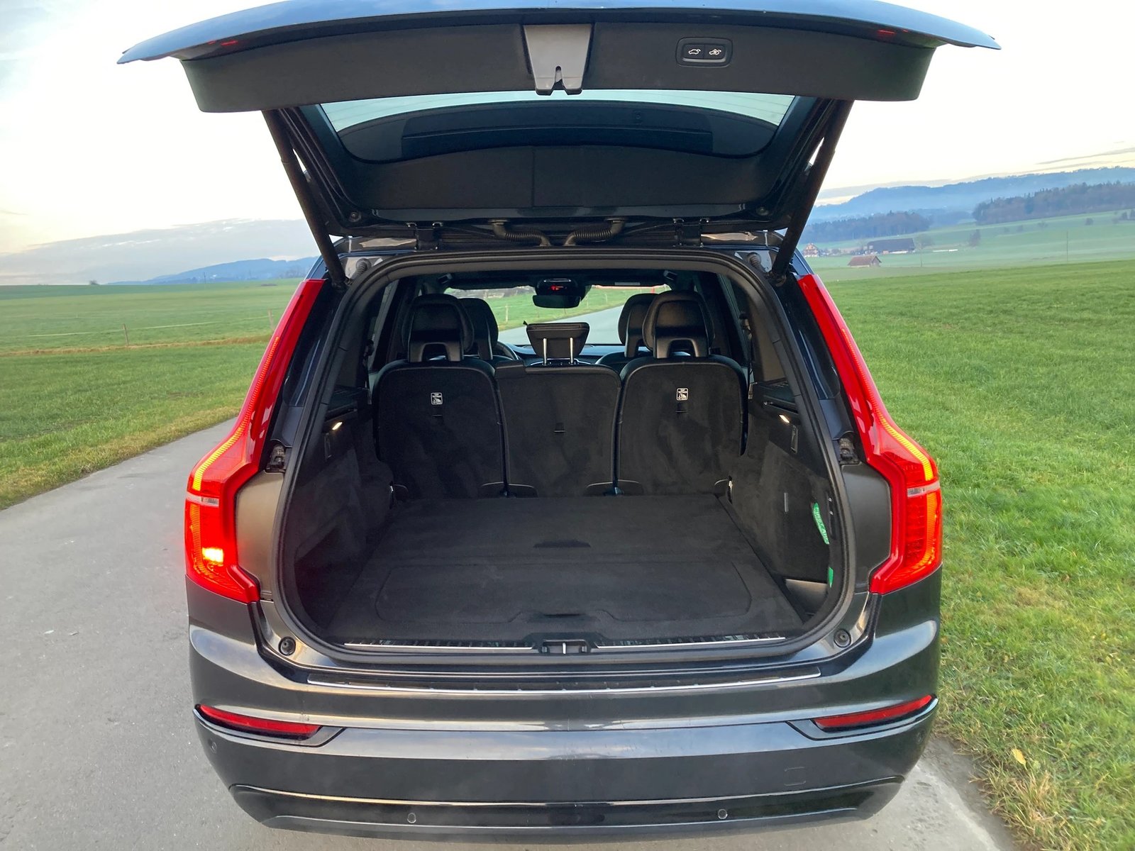VOLVO XC90 B5 Benzin Mild Hybrid AWD R-Design Geartronic, Hybride Leggero Benzina/Elettrica, Occasioni / Usate, Automatico - 6