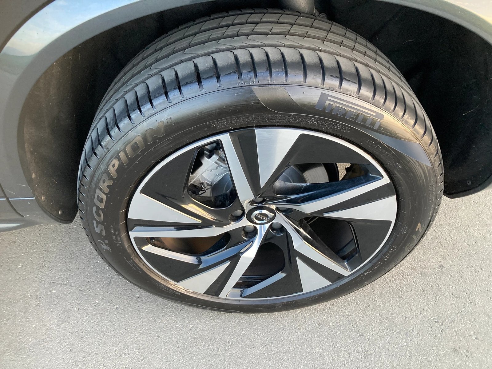 VOLVO XC90 B5 Benzin Mild Hybrid AWD R-Design Geartronic, Hybride Leggero Benzina/Elettrica, Occasioni / Usate, Automatico - 7
