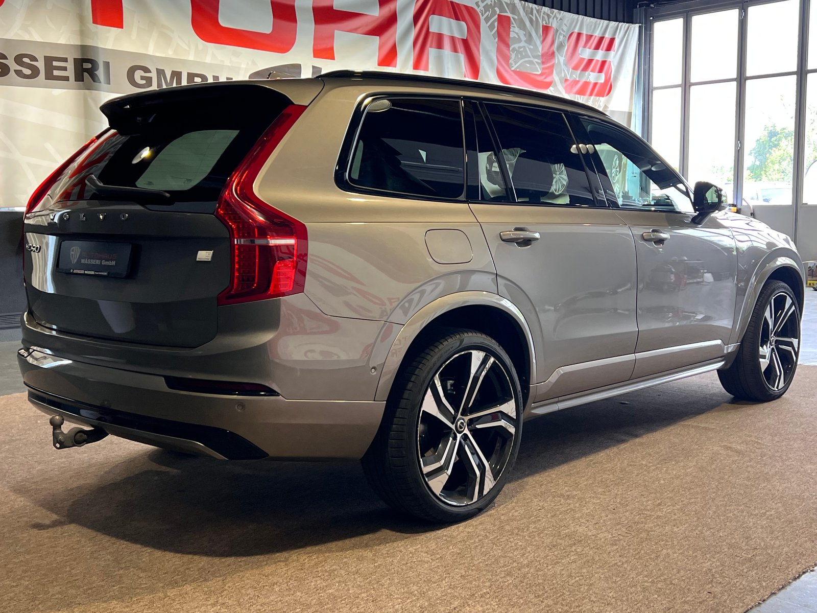 VOLVO XC90 T8 eAWD R-Design Geartronic, Plug-in-Hybrid Petrol/Electric, Second hand / Used, Automatic - 3