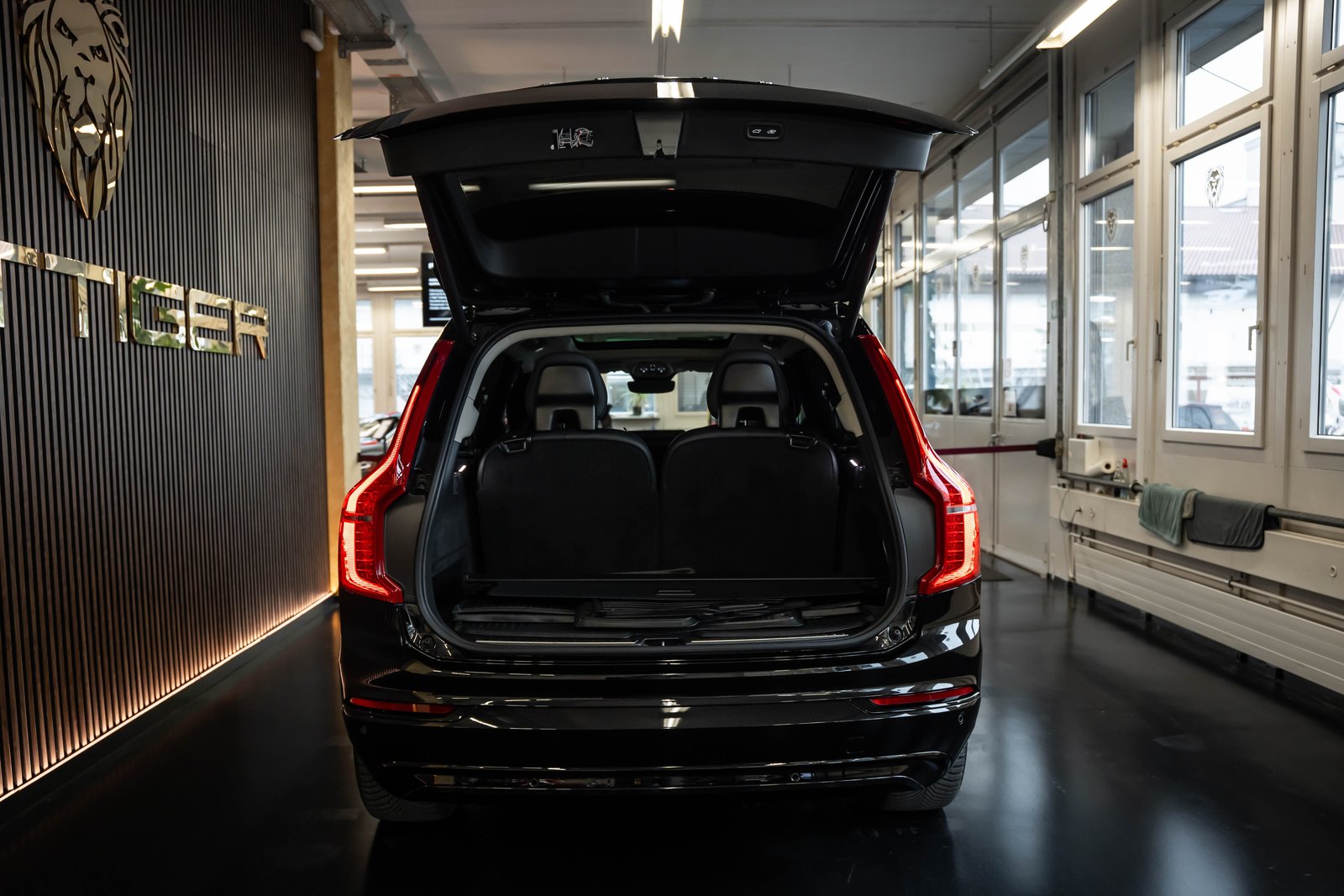 VOLVO XC90 T8 eAWD PluginHybrid Ultra Dark Geartronic, Plug-in-Hybrid Petrol/Electric, Second hand / Used, Automatic - 6