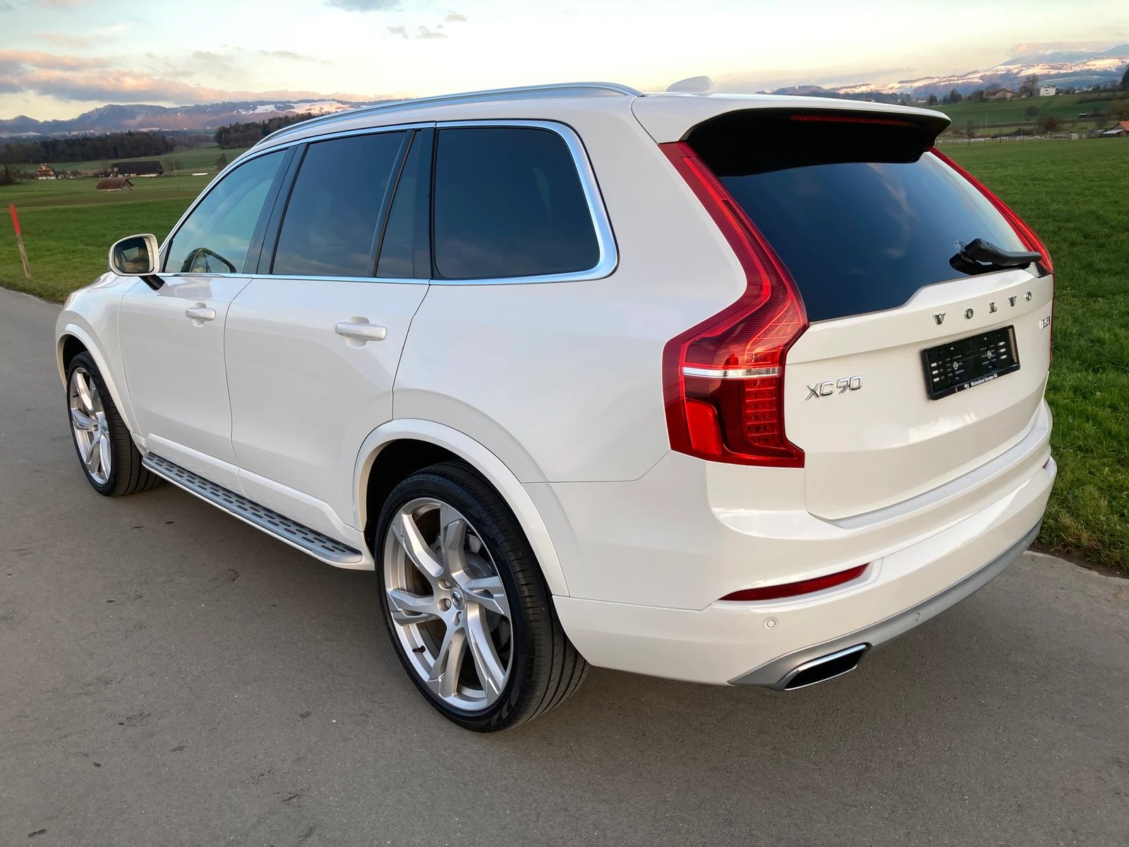 VOLVO XC90 B5 Diesel Mild Hybrid AWD Momentum Geartronic mit, Hybride Léger Diesel/Électricité, Occasion / Utilisé, Automatique - 4