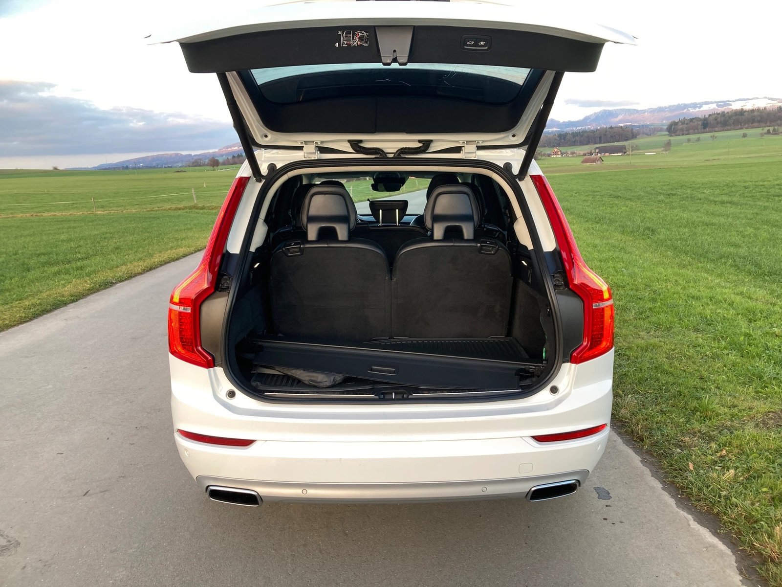 VOLVO XC90 B5 Diesel Mild Hybrid AWD Momentum Geartronic mit, Hybride Léger Diesel/Électricité, Occasion / Utilisé, Automatique - 6