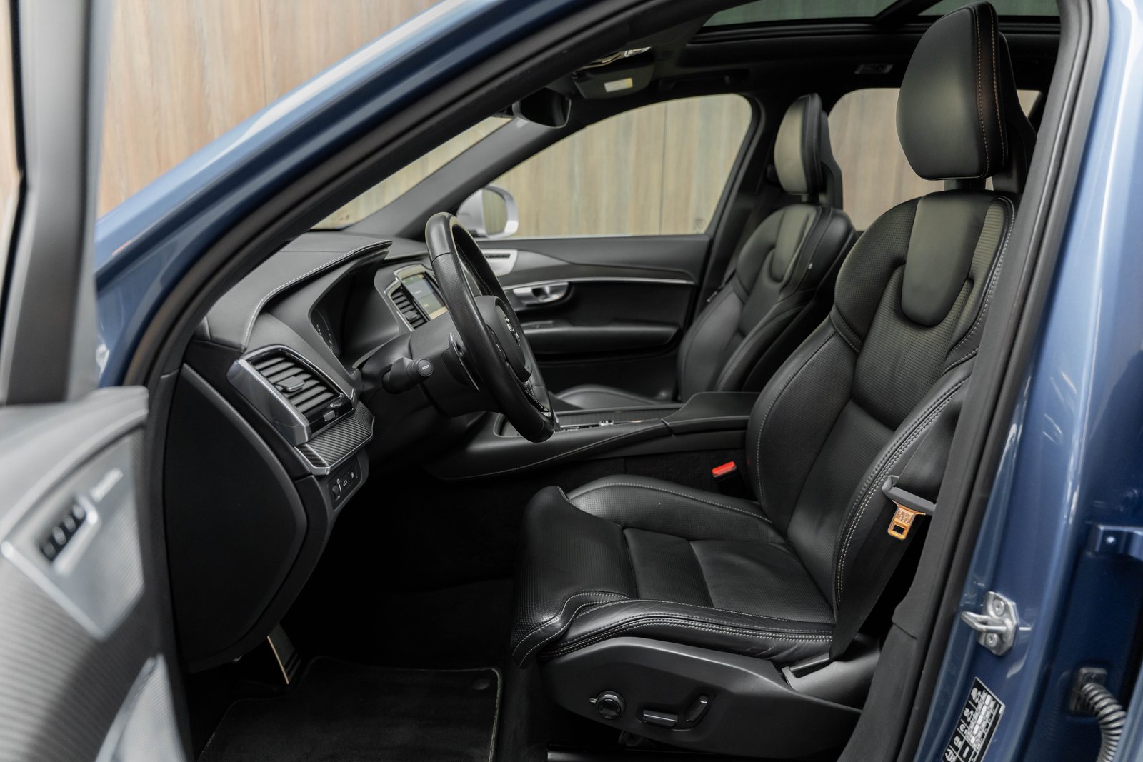 VOLVO XC90 T8 AWD R-Design Geartronic, Hybride Rechargeable Essence/Électricité, Occasion / Utilisé, Automatique - 5
