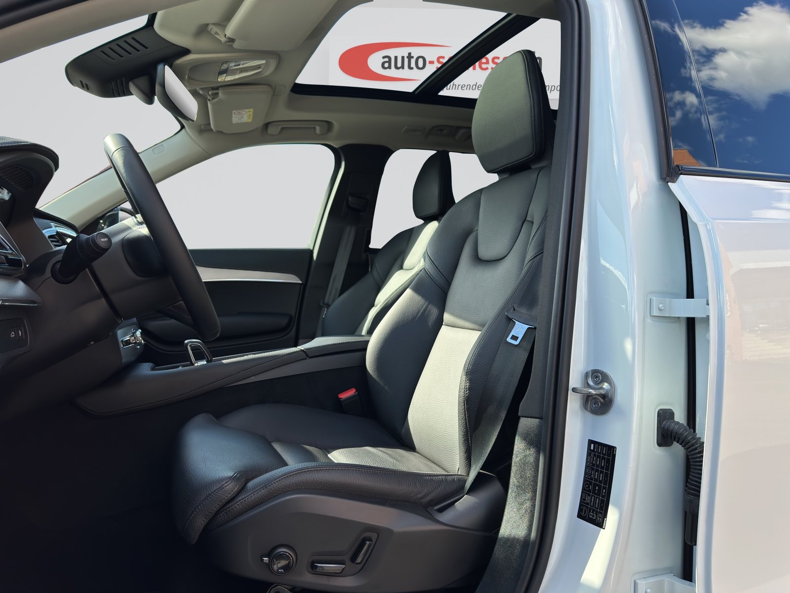 VOLVO XC90 T8 eAWD 7Pl. PluginHybrid Plus Dark Geartronic, Plug-in-Hybrid Benzin/Elektro, Occasion / Gebraucht, Automatik - 6
