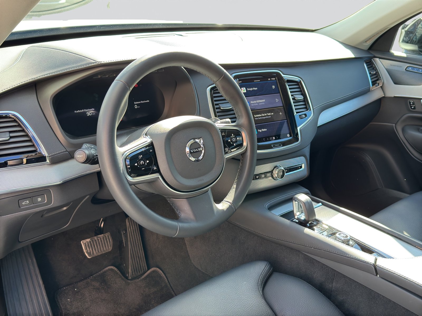 VOLVO XC90 T8 eAWD 7Pl. PluginHybrid Plus Dark Geartronic, Plug-in-Hybrid Benzin/Elektro, Occasion / Gebraucht, Automatik - 7