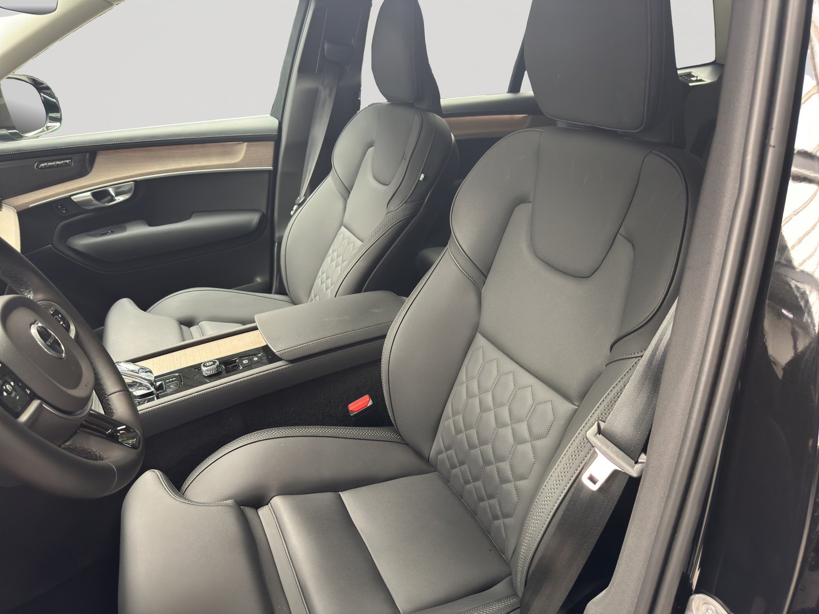 VOLVO XC90 B5 Benzin 7Pl. Mild Hybrid AWD Plus Bright Geartr, Hybride Léger Essence/Électricité, Occasion / Utilisé, Automatique - 7
