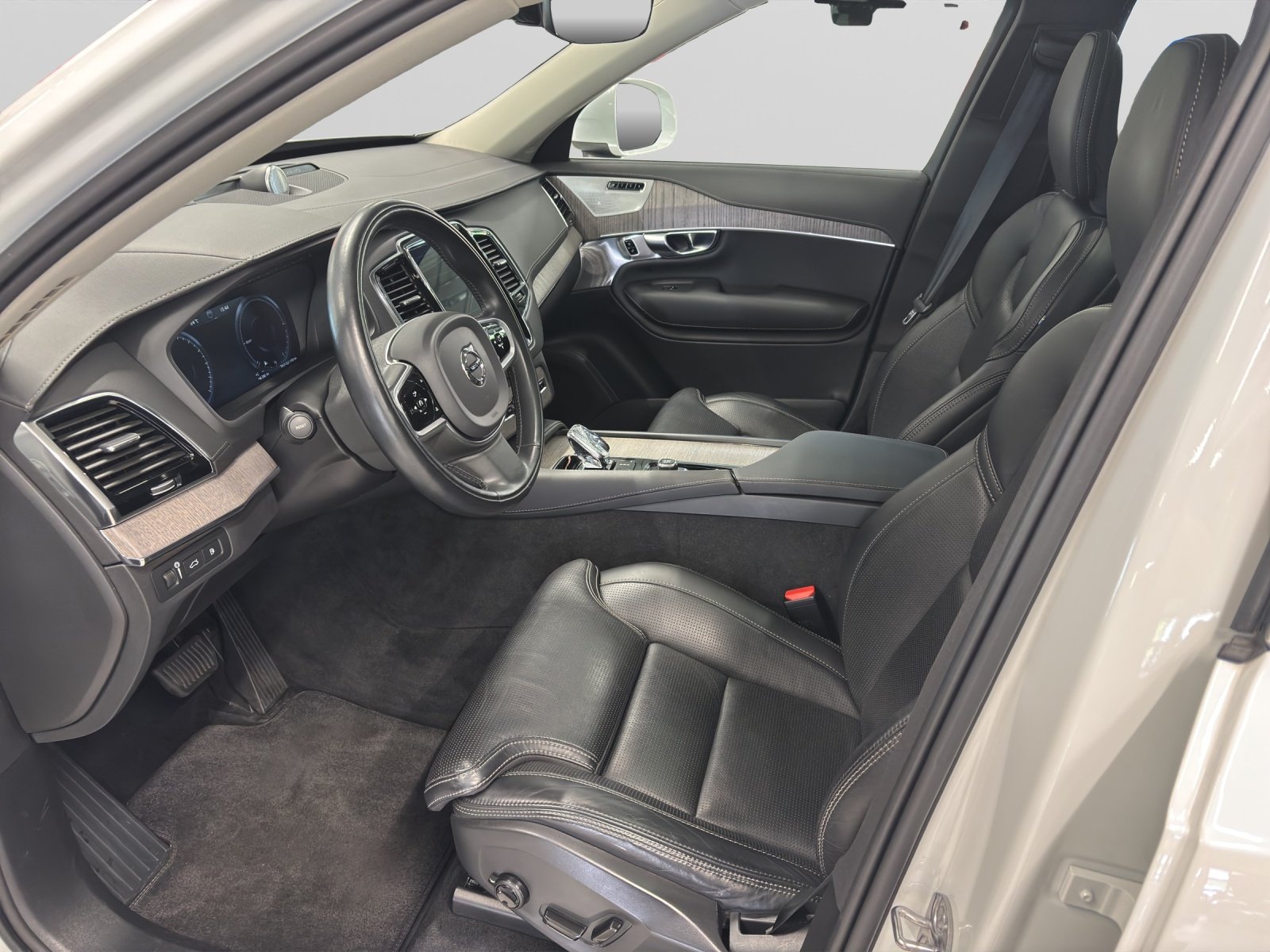 VOLVO XC90 2.0 T8 TE Inscription 7P. eAWD, Hybride Rechargeable Essence/Électricité, Occasion / Utilisé, Automatique - 4