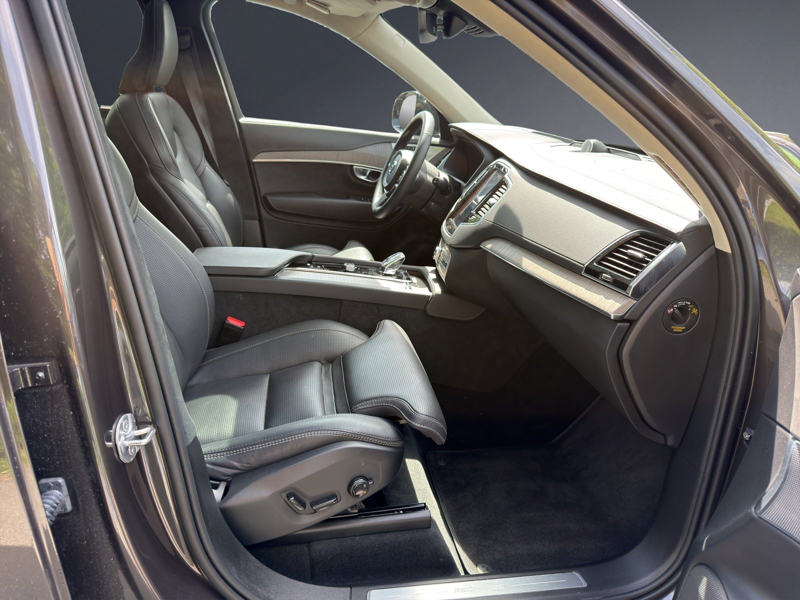 VOLVO XC90 T8 eAWD PluginHybrid Ultra Dark Geartronic, Plug-in-Hybrid Petrol/Electric, Second hand / Used, Automatic - 7