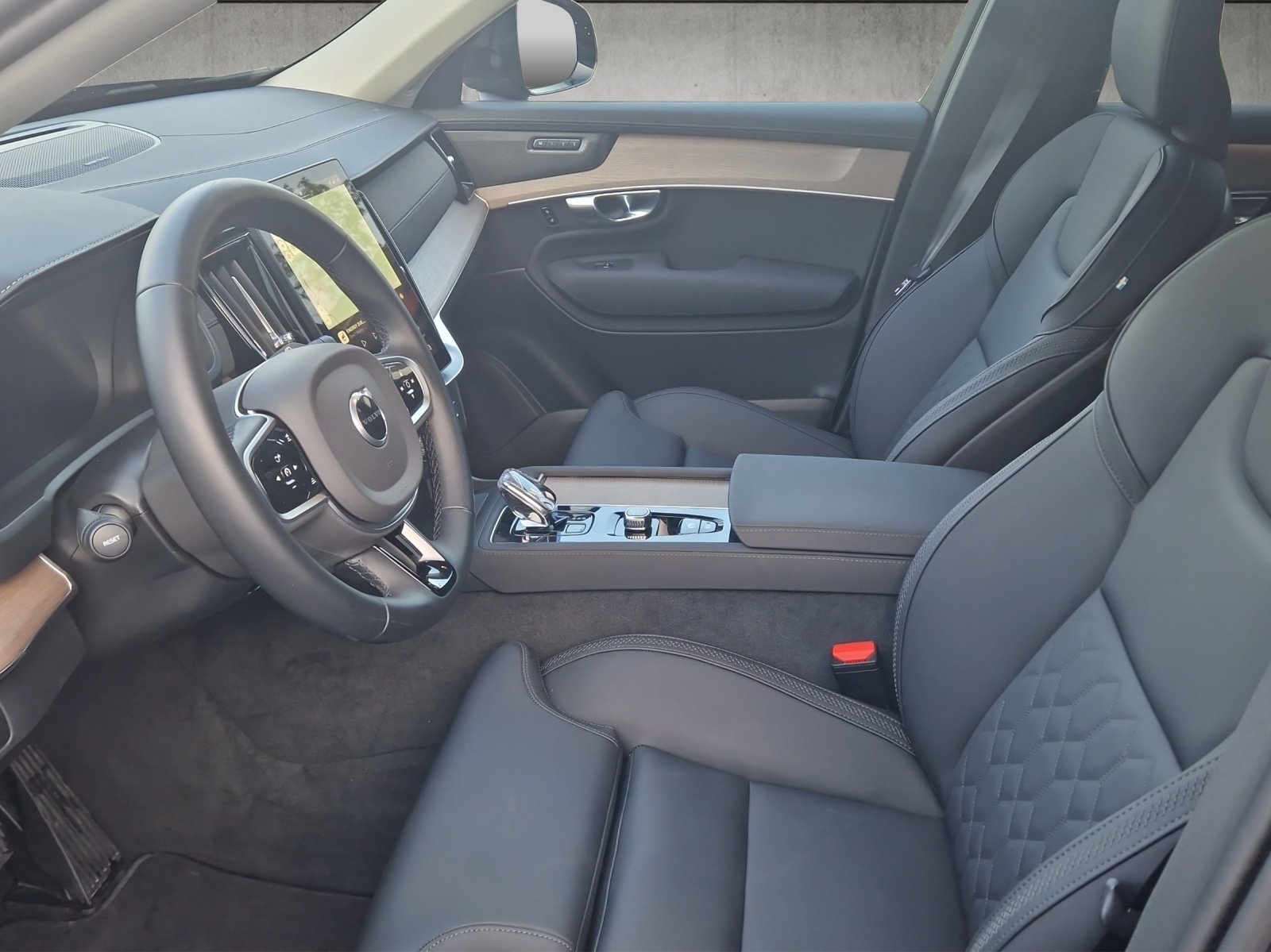 VOLVO XC90 2.0 T8 TE Plus Dark eAWD, Hybride Rechargeable Essence/Électricité, Occasion / Utilisé, Automatique - 4