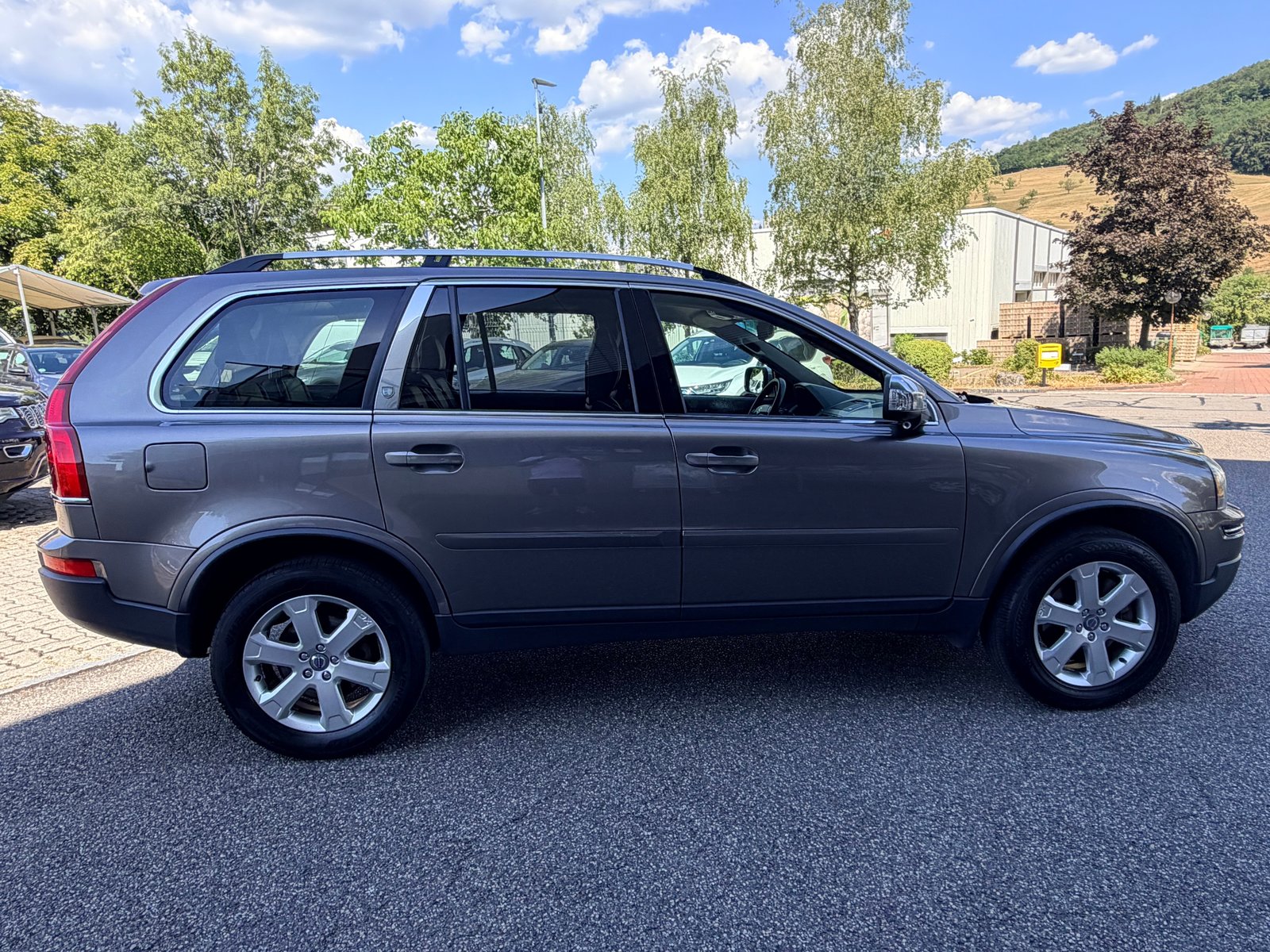 VOLVO XC90 D5 AWD Executive Geartronic, Diesel, Occasion / Gebraucht, Automatik - 2