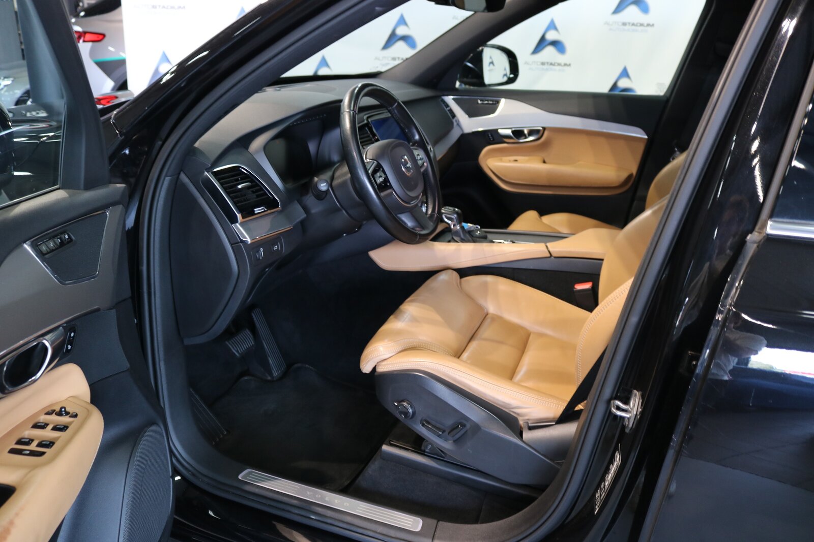 VOLVO XC90 D5 AWD Inscription Geartronic, Diesel, Occasioni / Usate, Automatico - 4